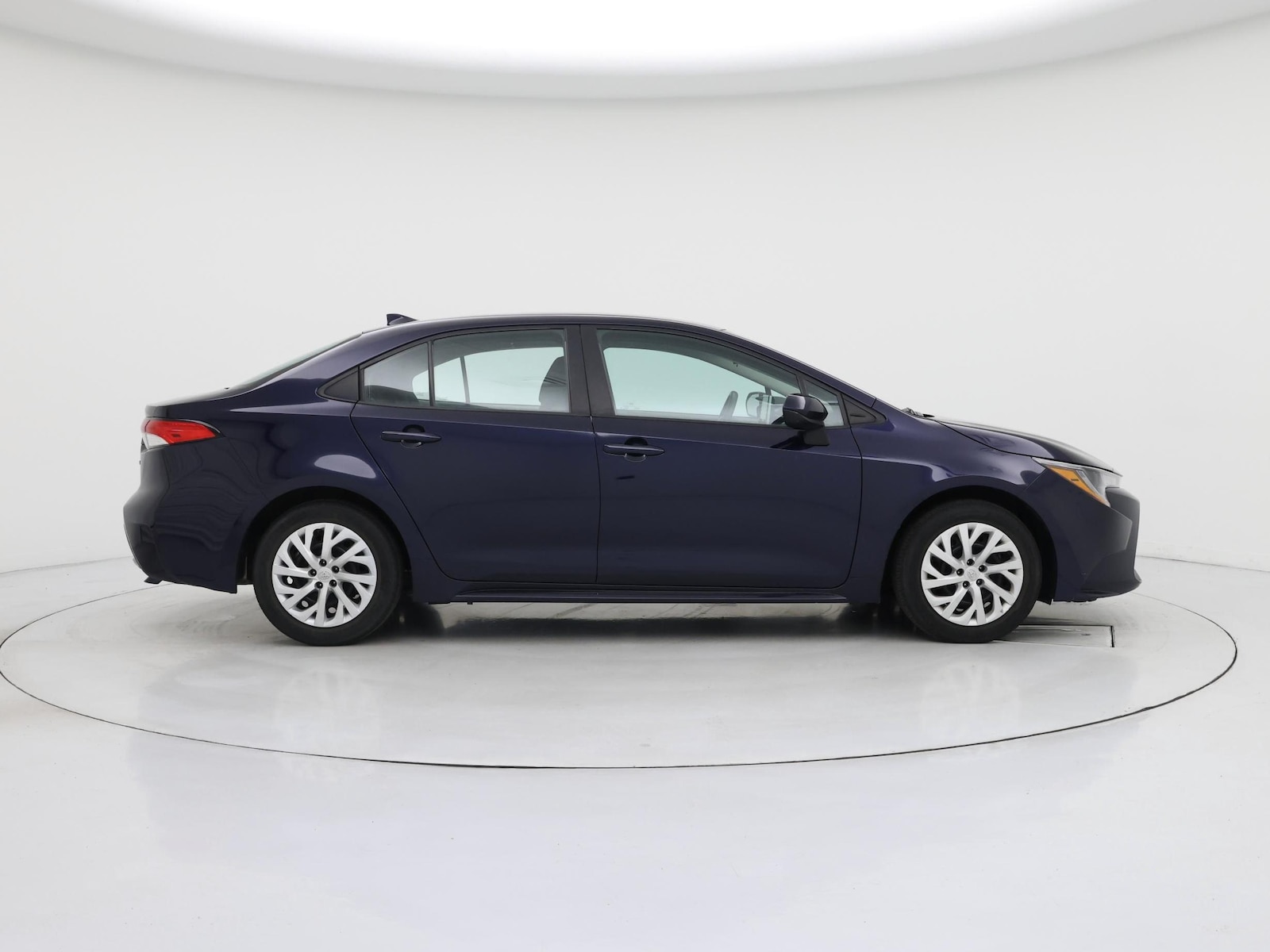 2020 Toyota Corolla LE - Photo 8