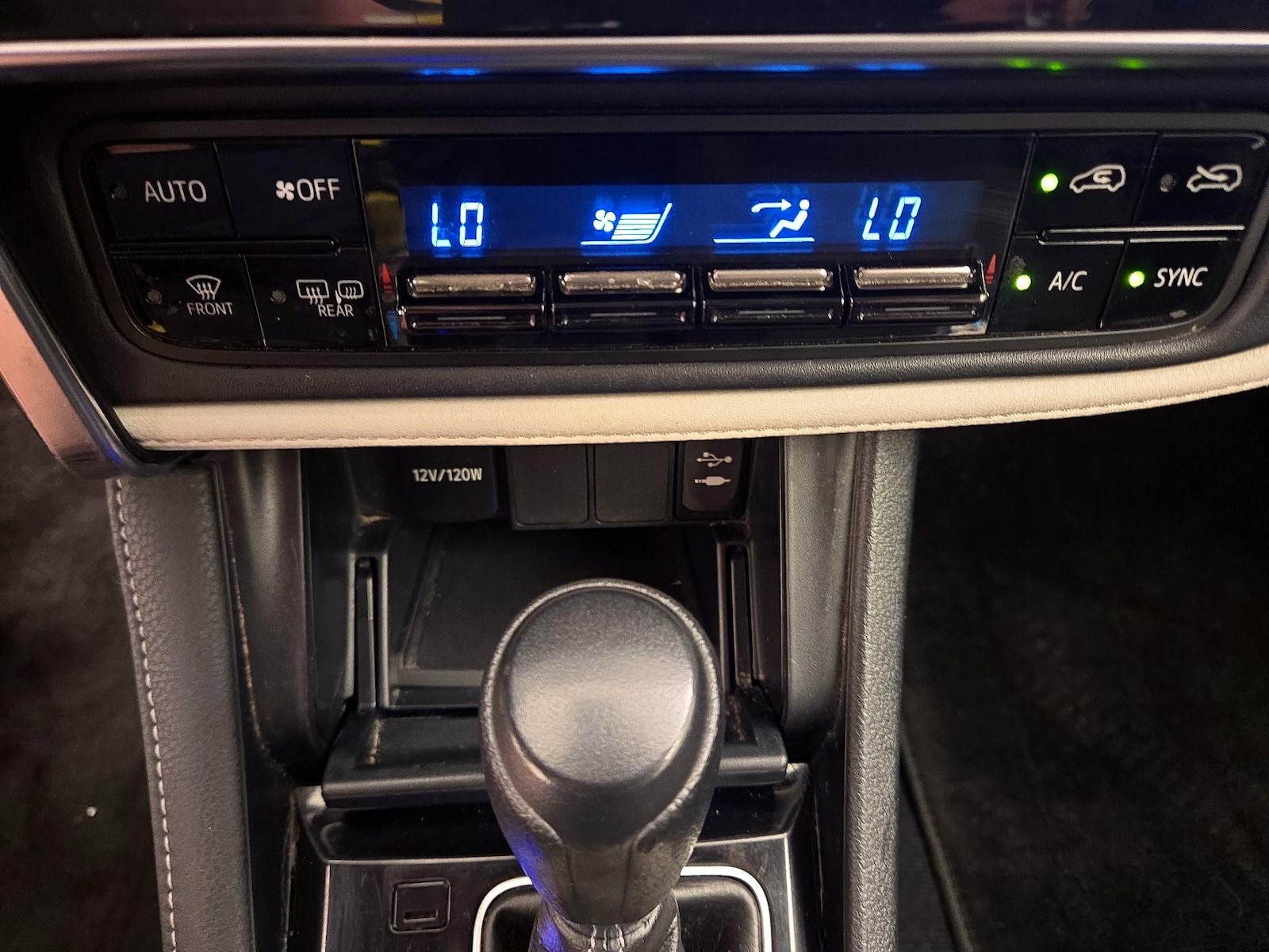 2017 Toyota Corolla iM Base - Photo 17