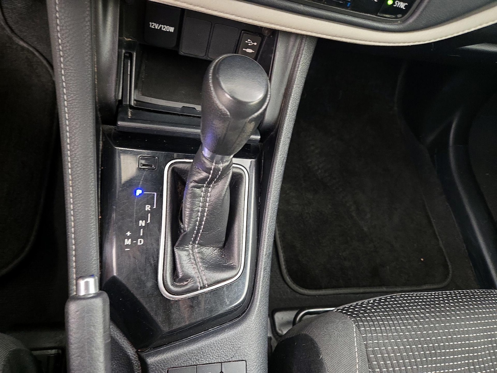 2017 Toyota Corolla iM Base - Photo 18