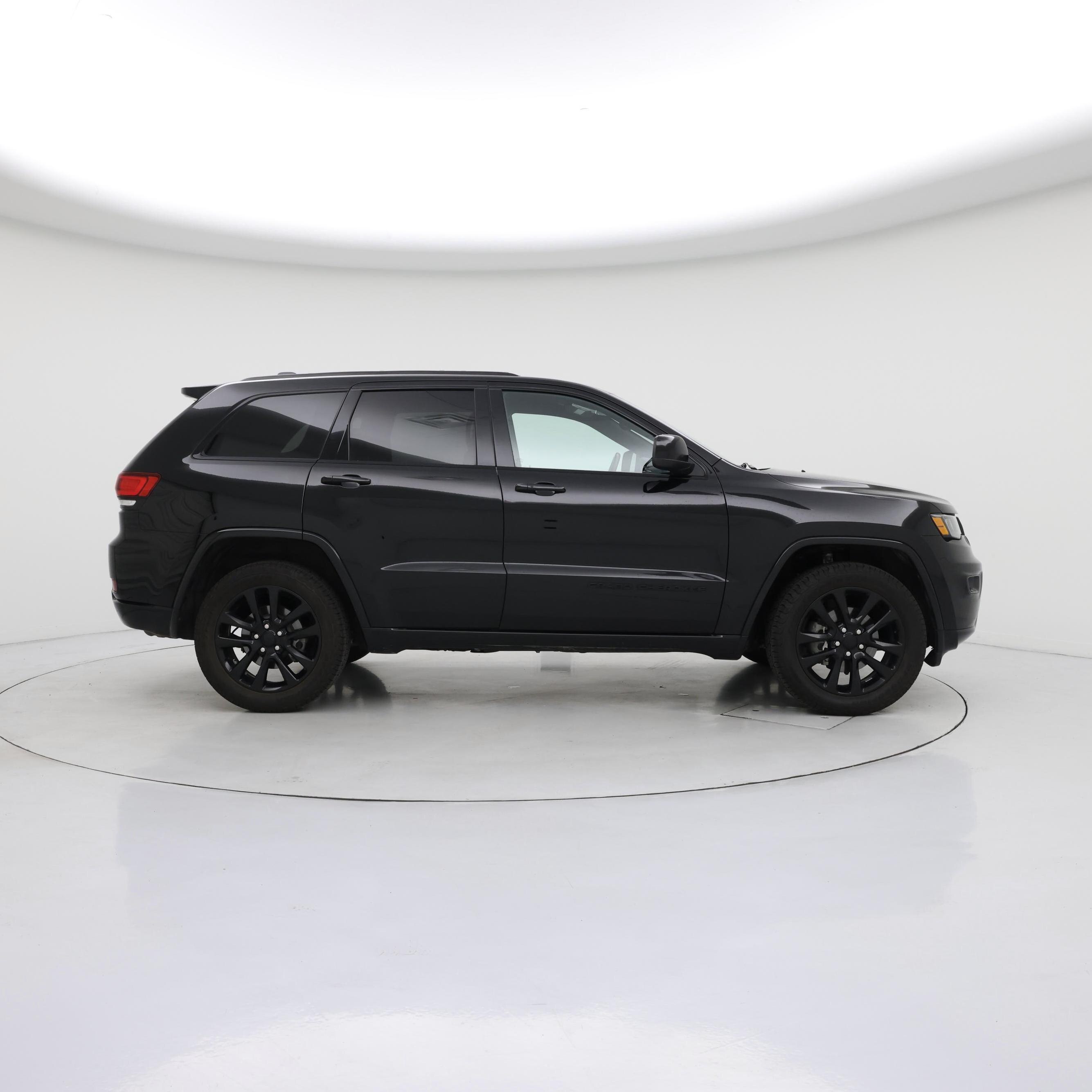 Thumbnail: 2020 Jeep Grand Cherokee - 7