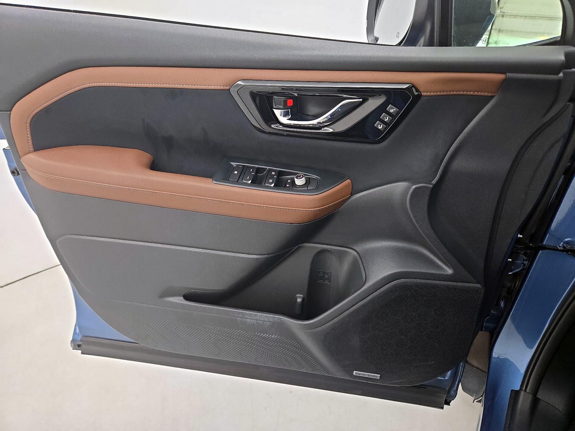 Thumbnail: 2025 Subaru Forester - 12