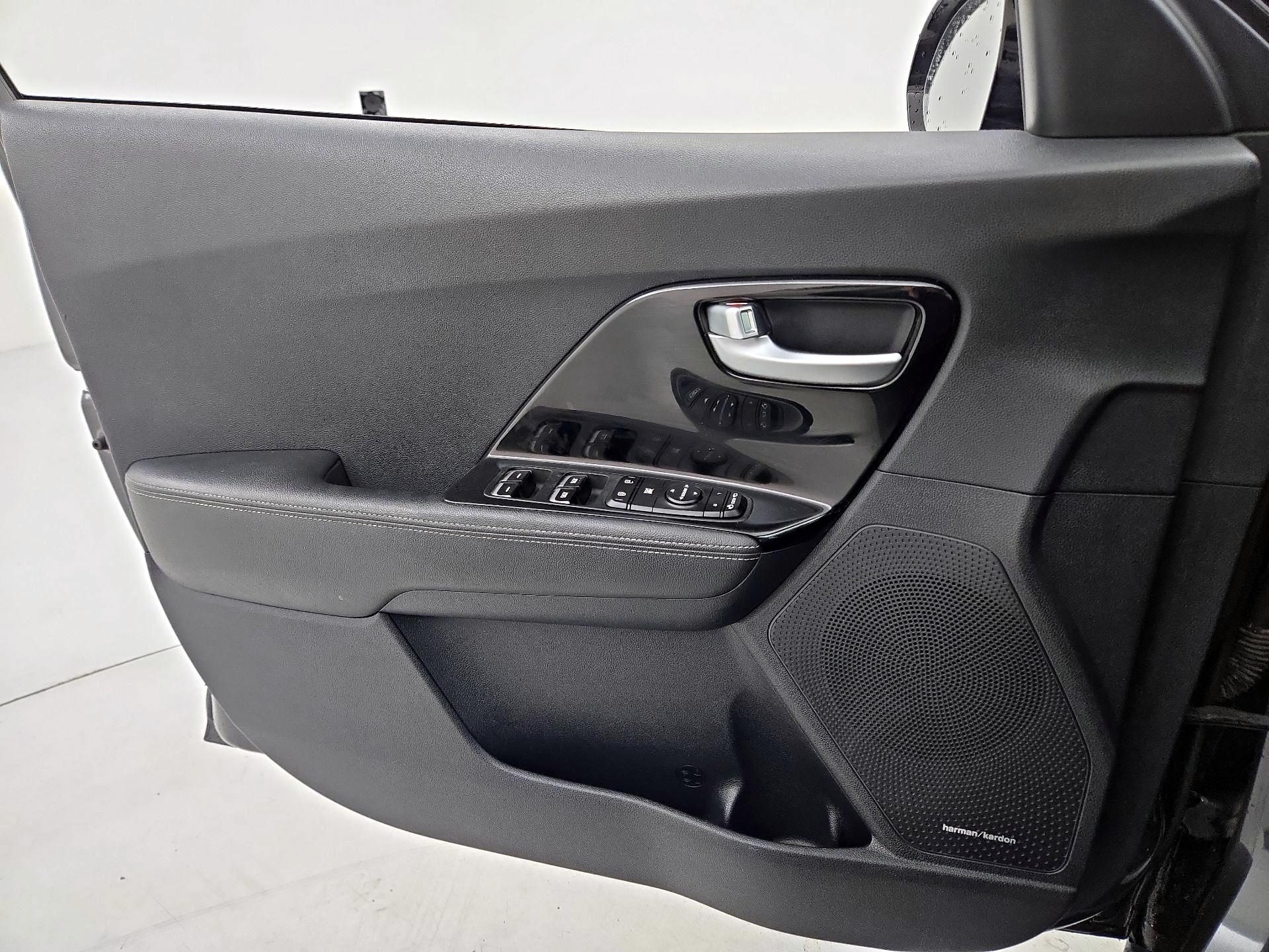 Thumbnail: 2018 Kia Niro - 12