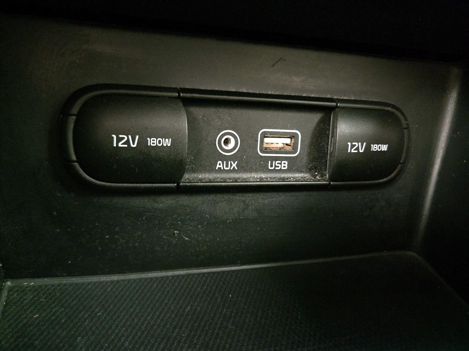 Thumbnail: 2018 Kia Niro - 19