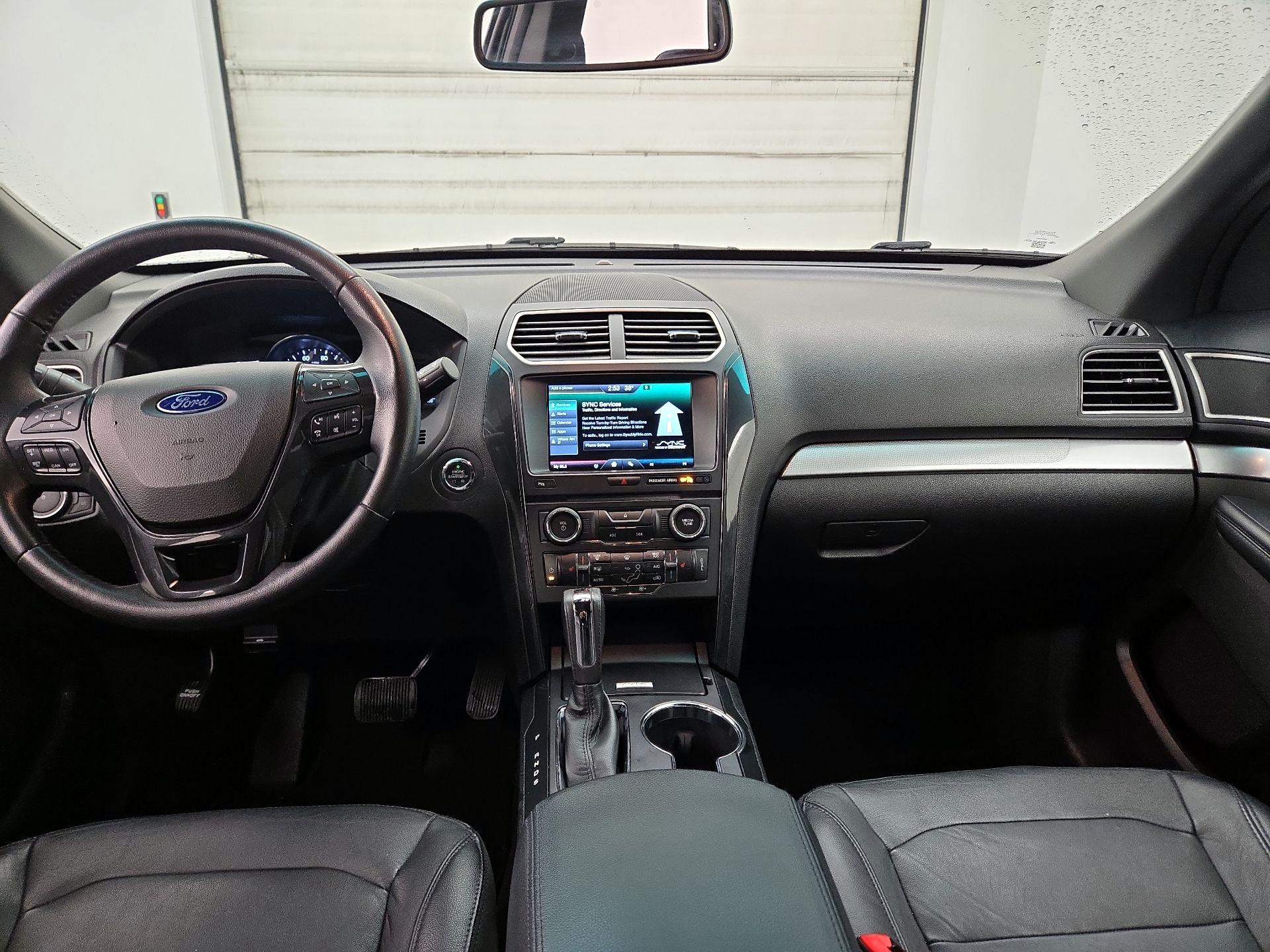 Thumbnail: 2016 Ford Explorer - 9