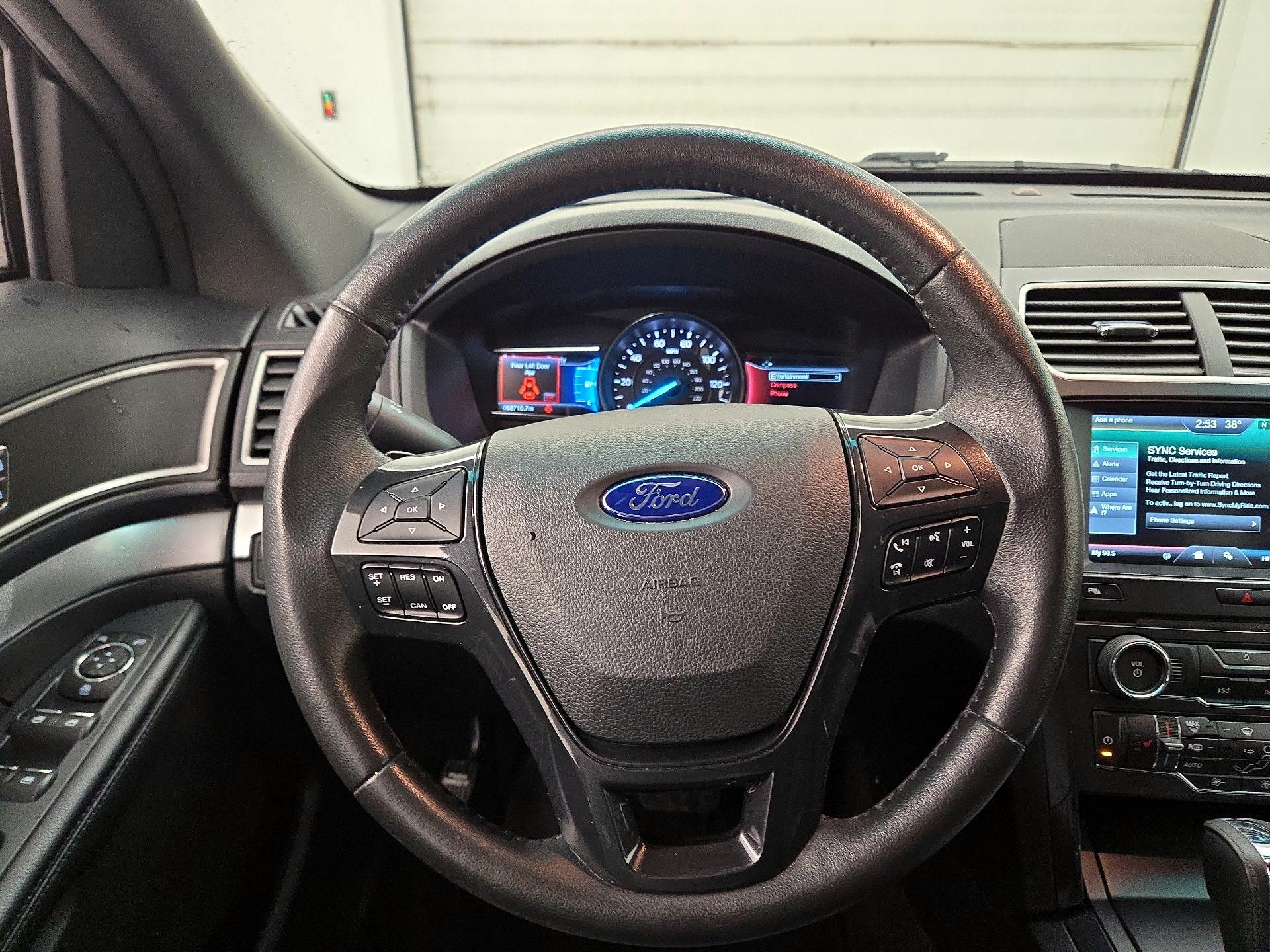 Thumbnail: 2016 Ford Explorer - 10