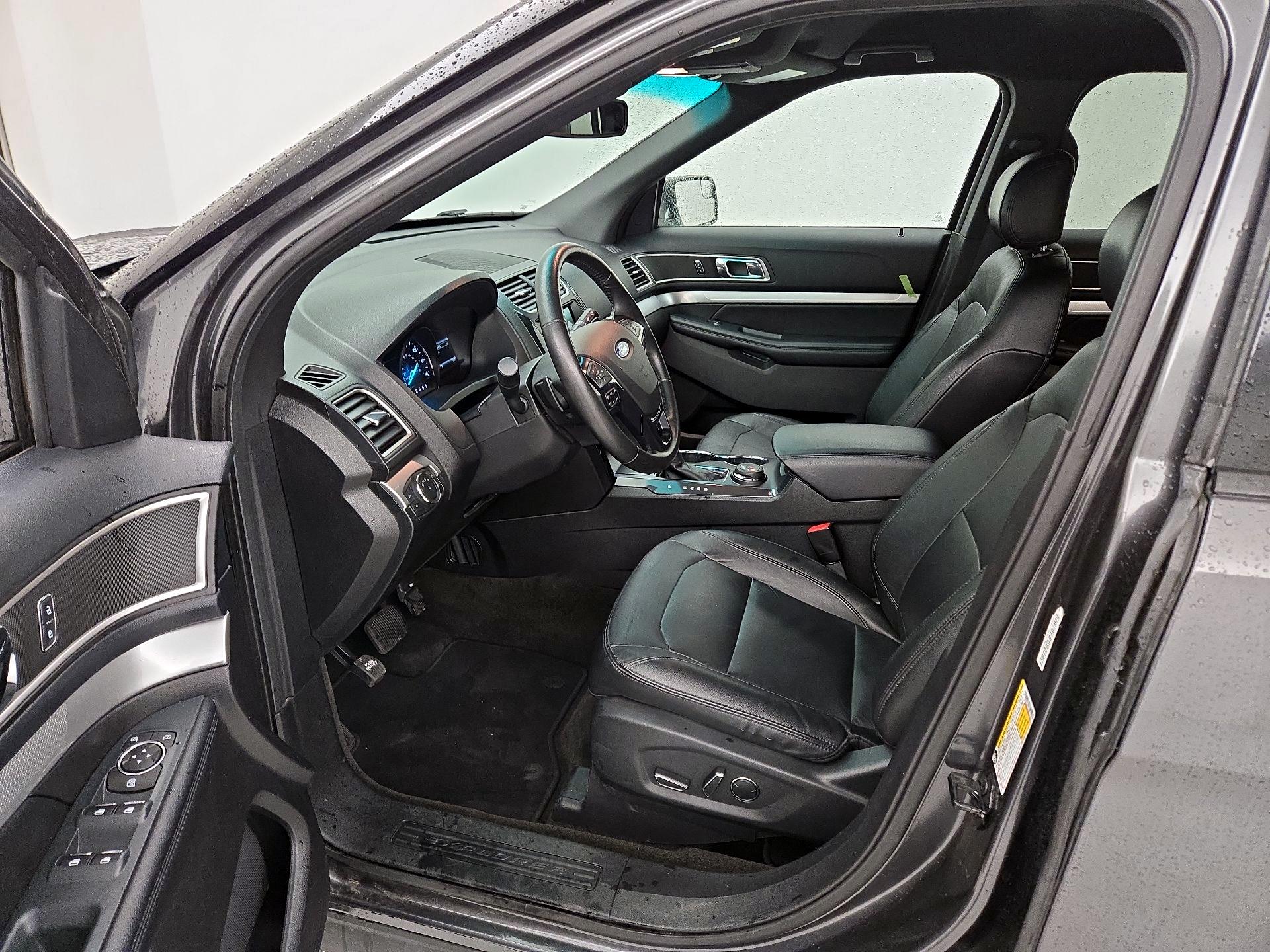 Thumbnail: 2016 Ford Explorer - 11