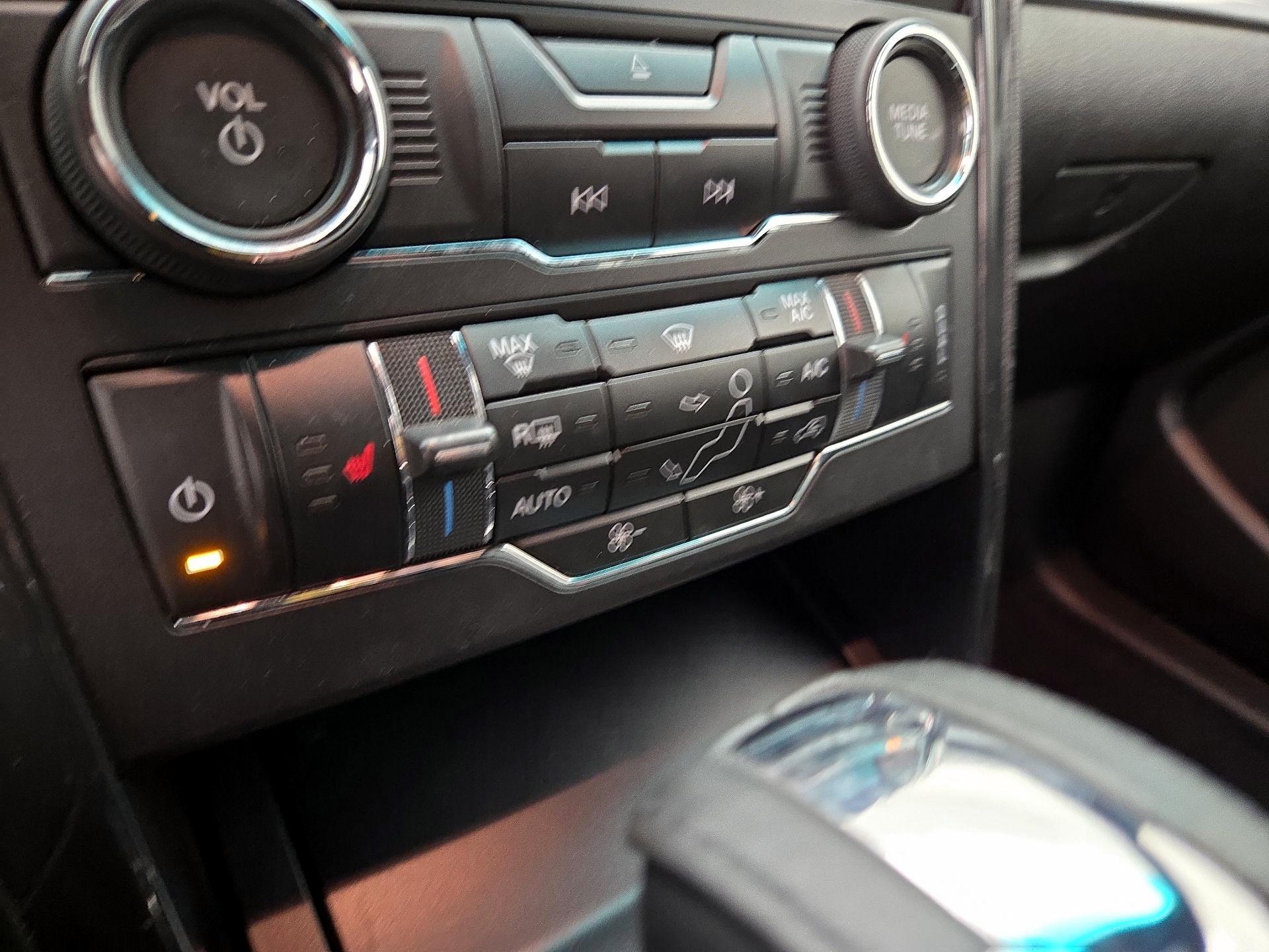 Thumbnail: 2016 Ford Explorer - 16