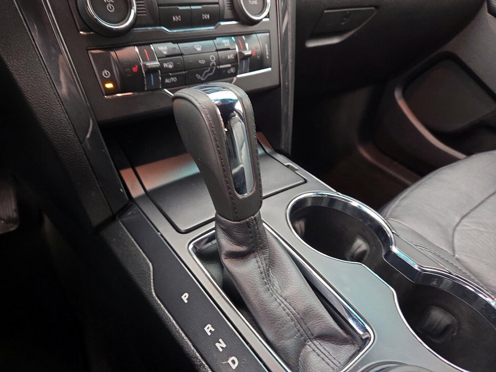 Thumbnail: 2016 Ford Explorer - 17