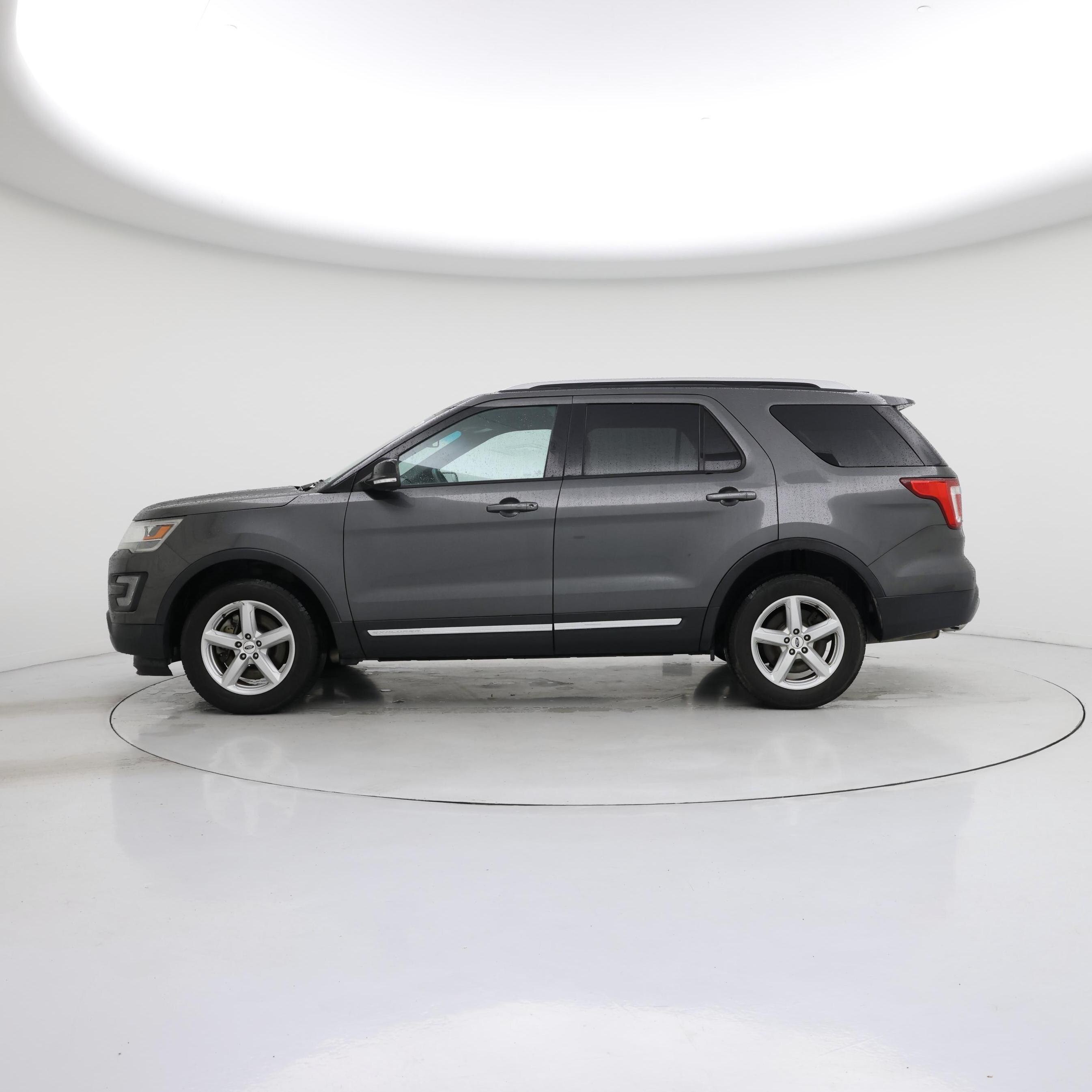 Thumbnail: 2016 Ford Explorer - 3
