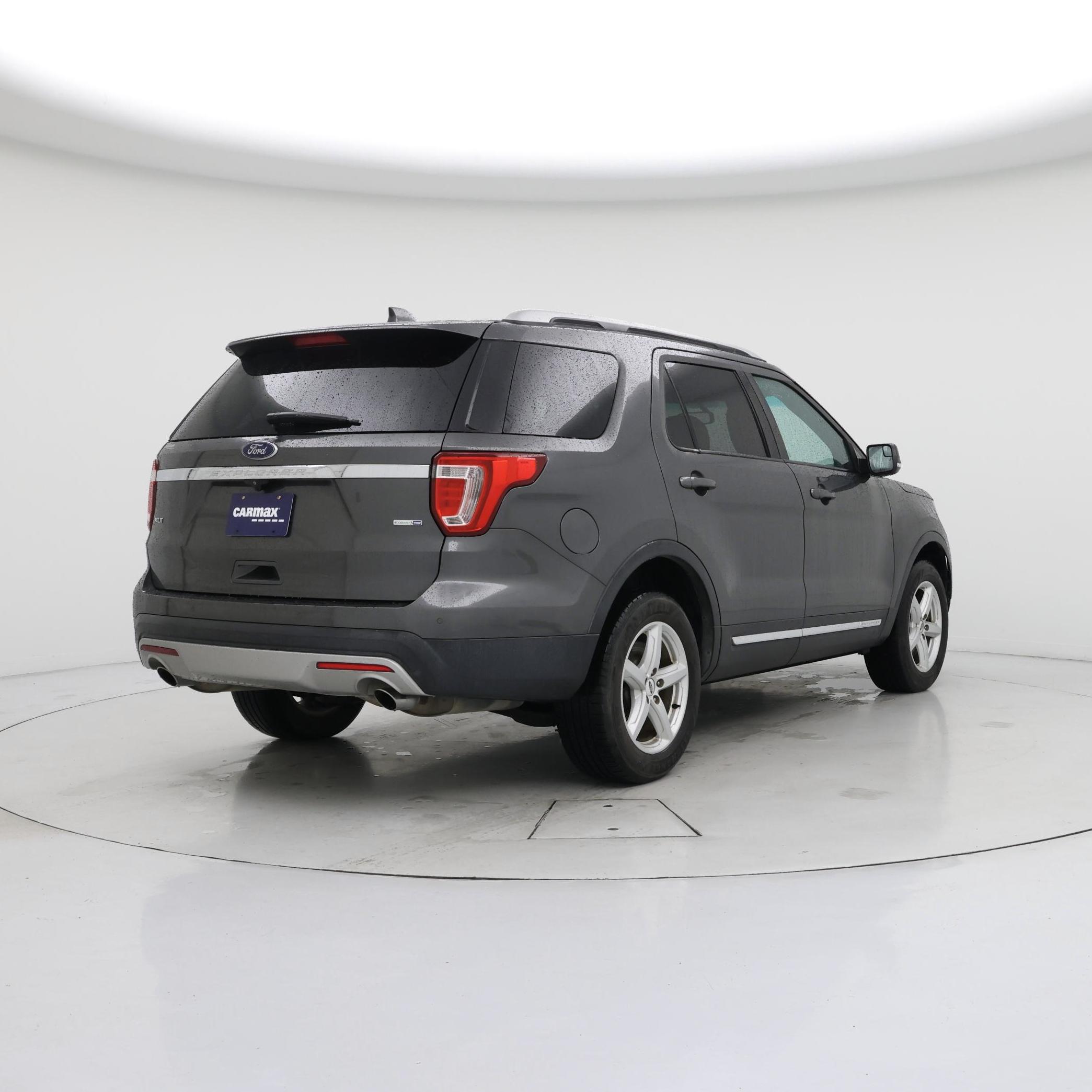 Thumbnail: 2016 Ford Explorer - 8