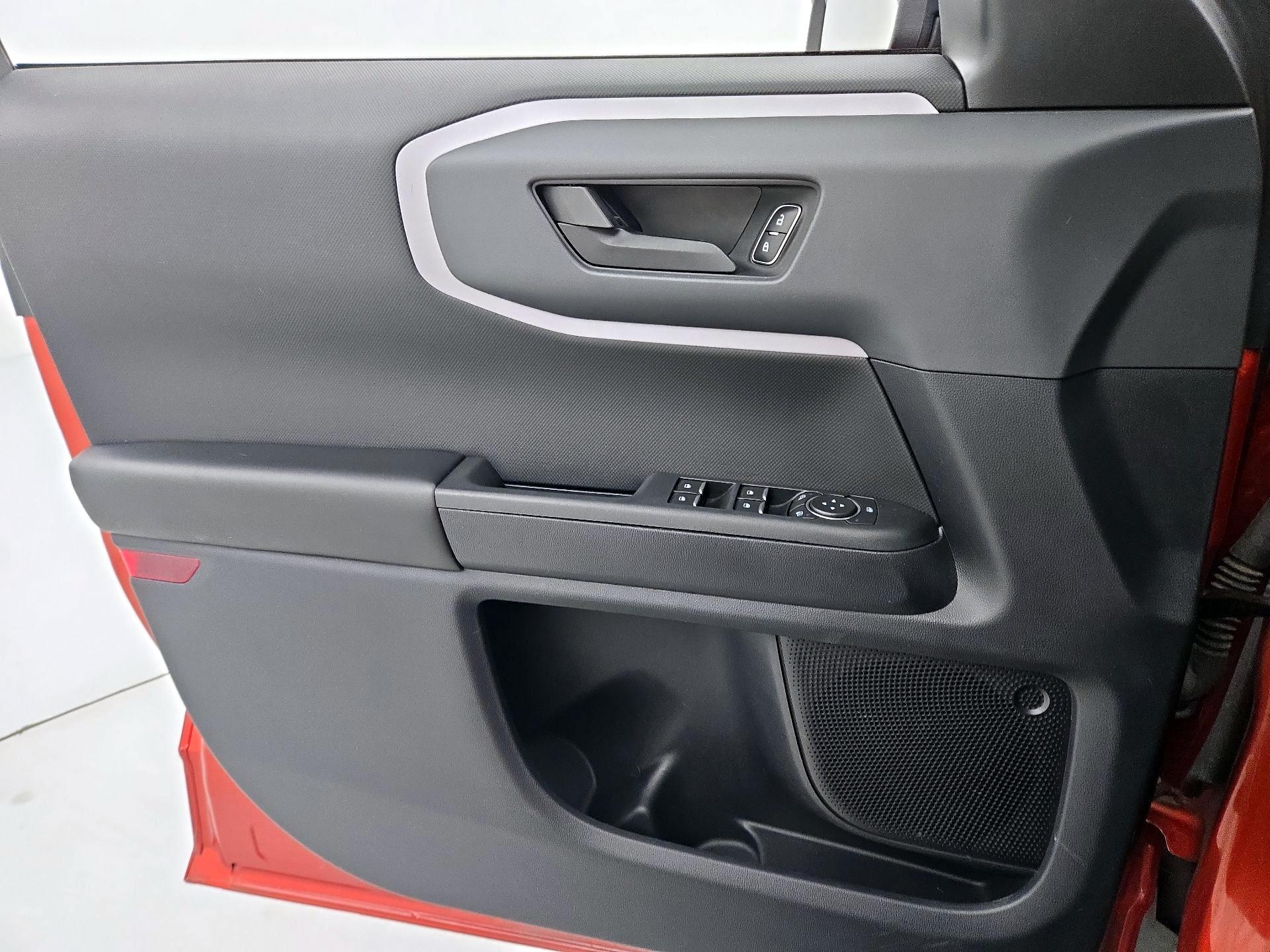 Thumbnail: 2022 Ford Bronco Sport - 12