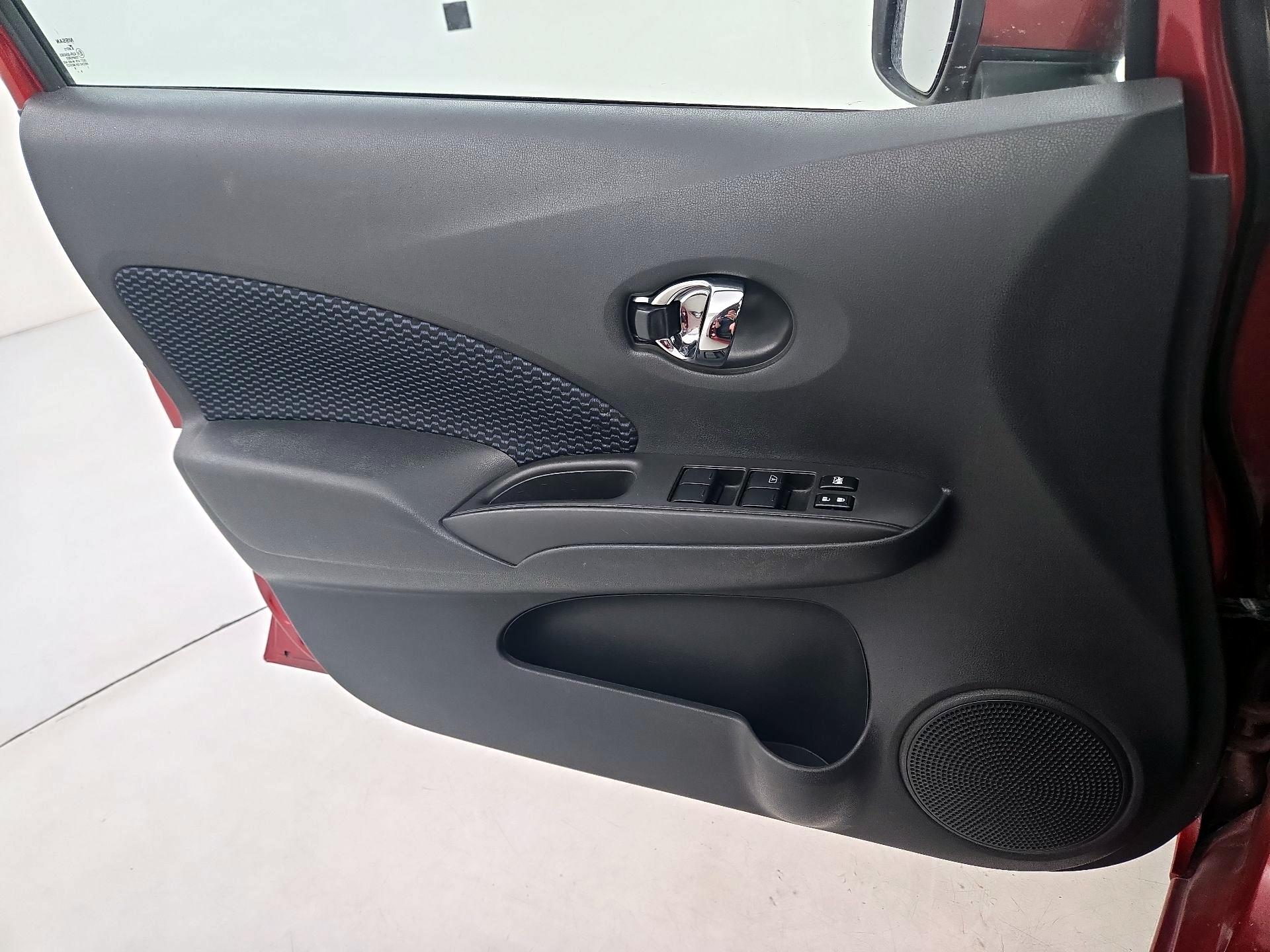 Thumbnail: 2017 Nissan Versa Note - 12
