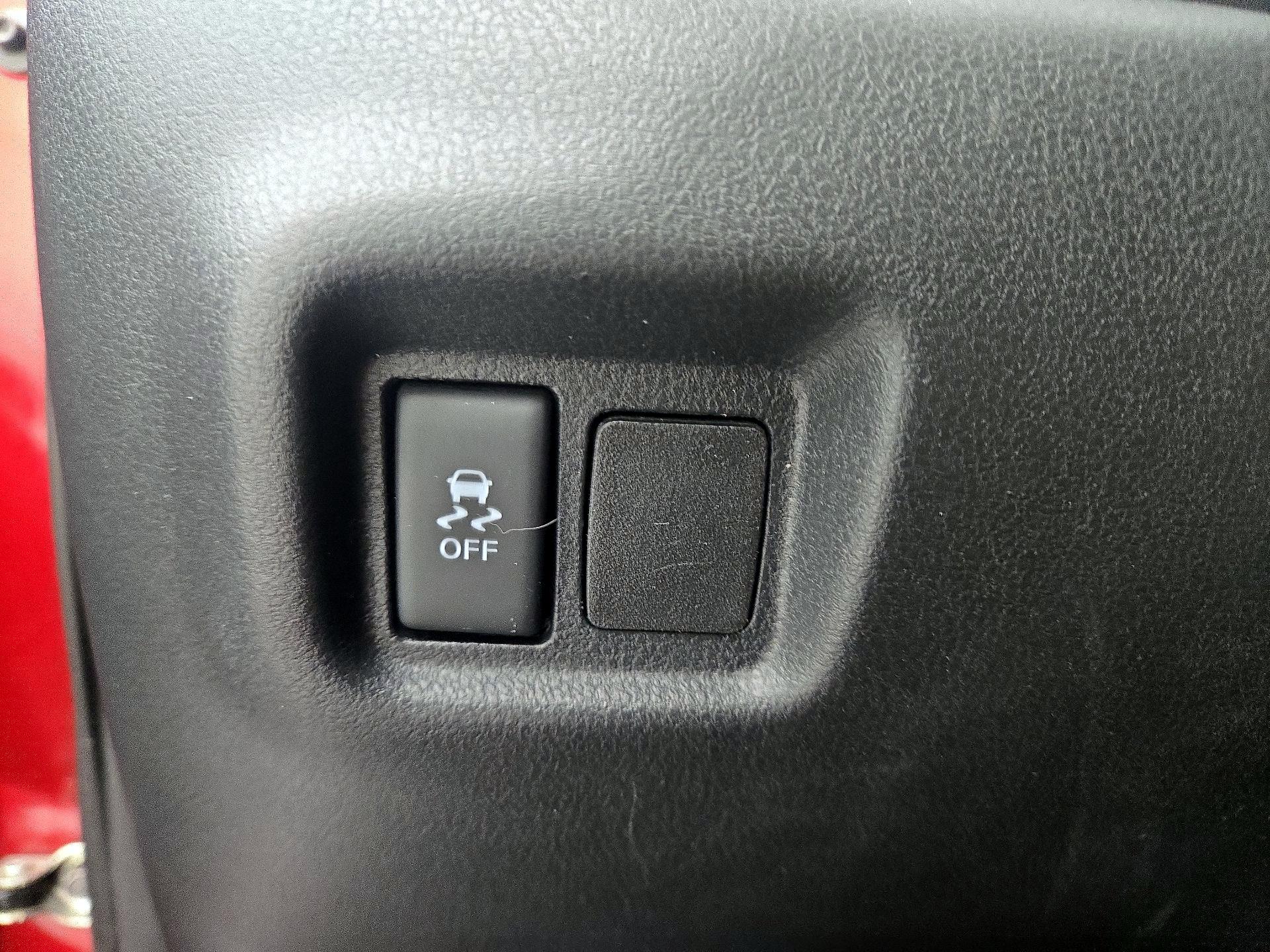 Thumbnail: 2017 Nissan Versa Note - 13