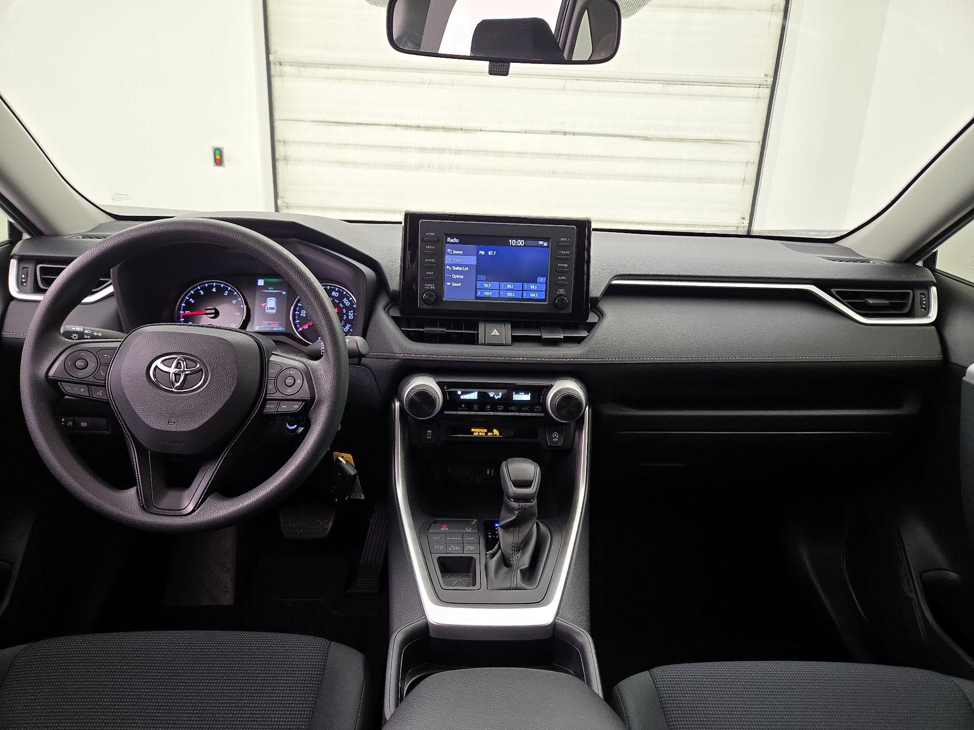 Thumbnail: 2019 Toyota RAV4 - 9