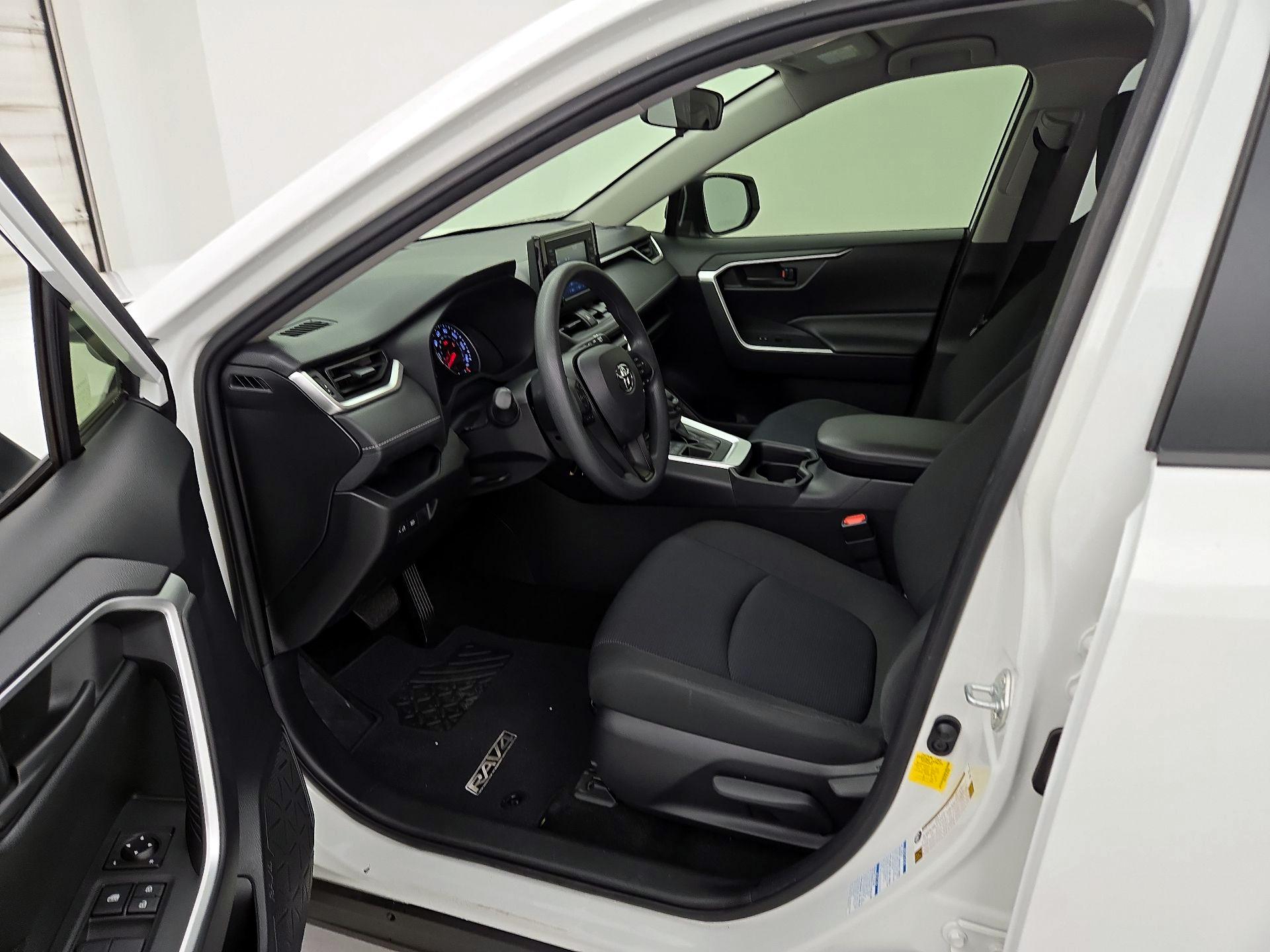 Thumbnail: 2019 Toyota RAV4 - 11