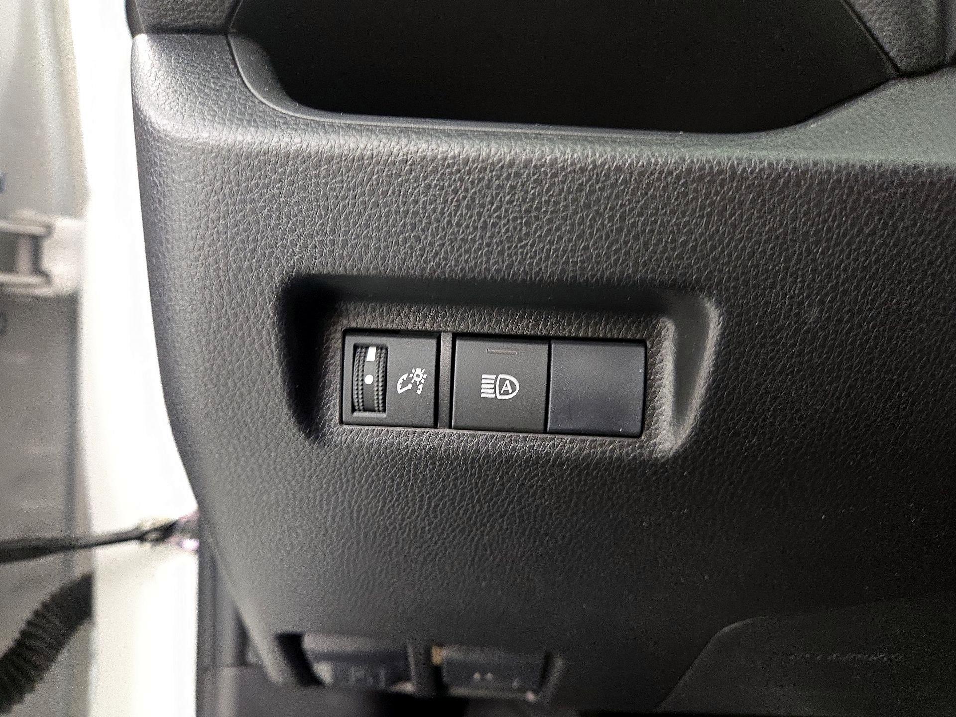 Thumbnail: 2019 Toyota RAV4 - 13