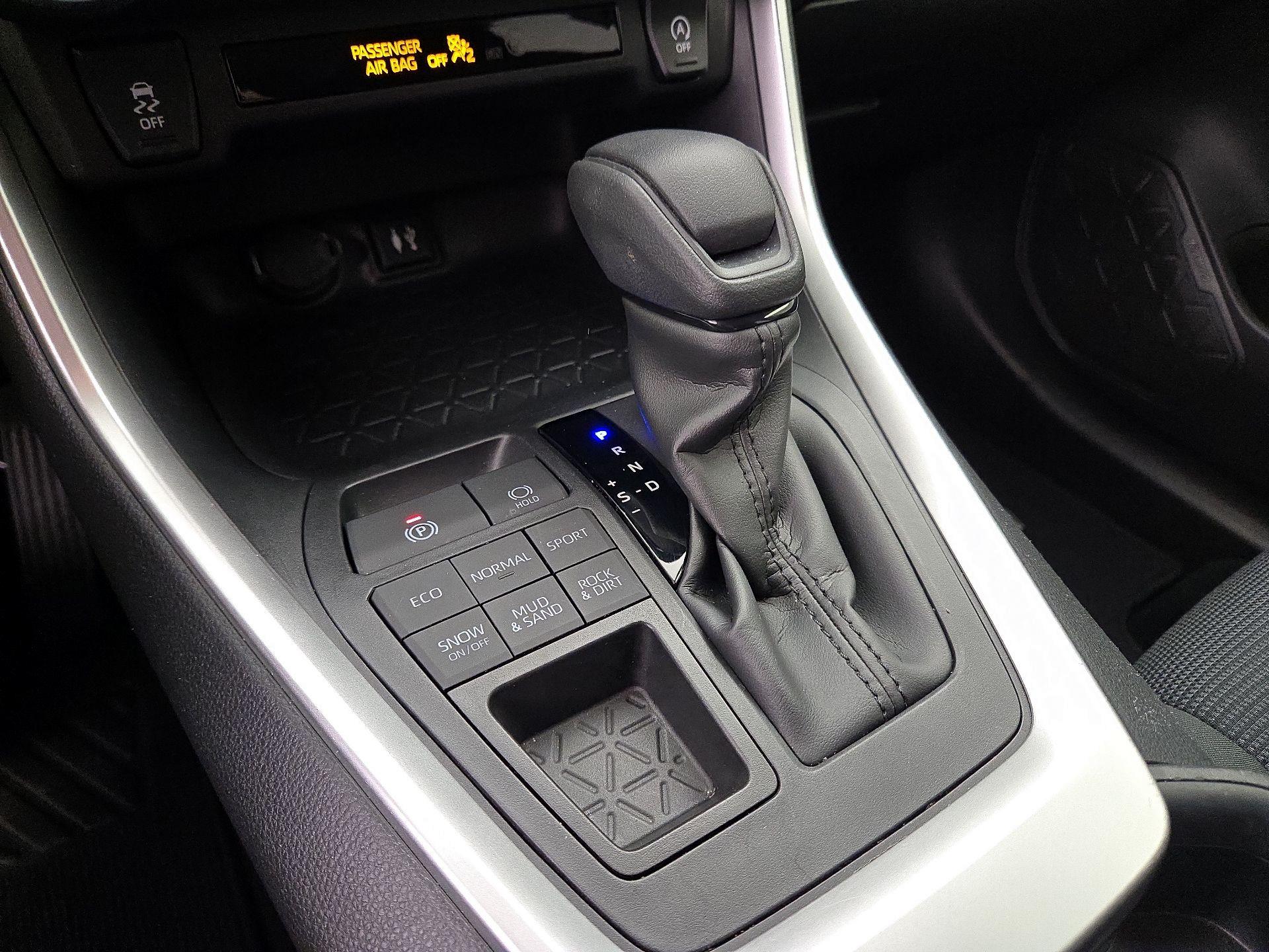 Thumbnail: 2019 Toyota RAV4 - 17