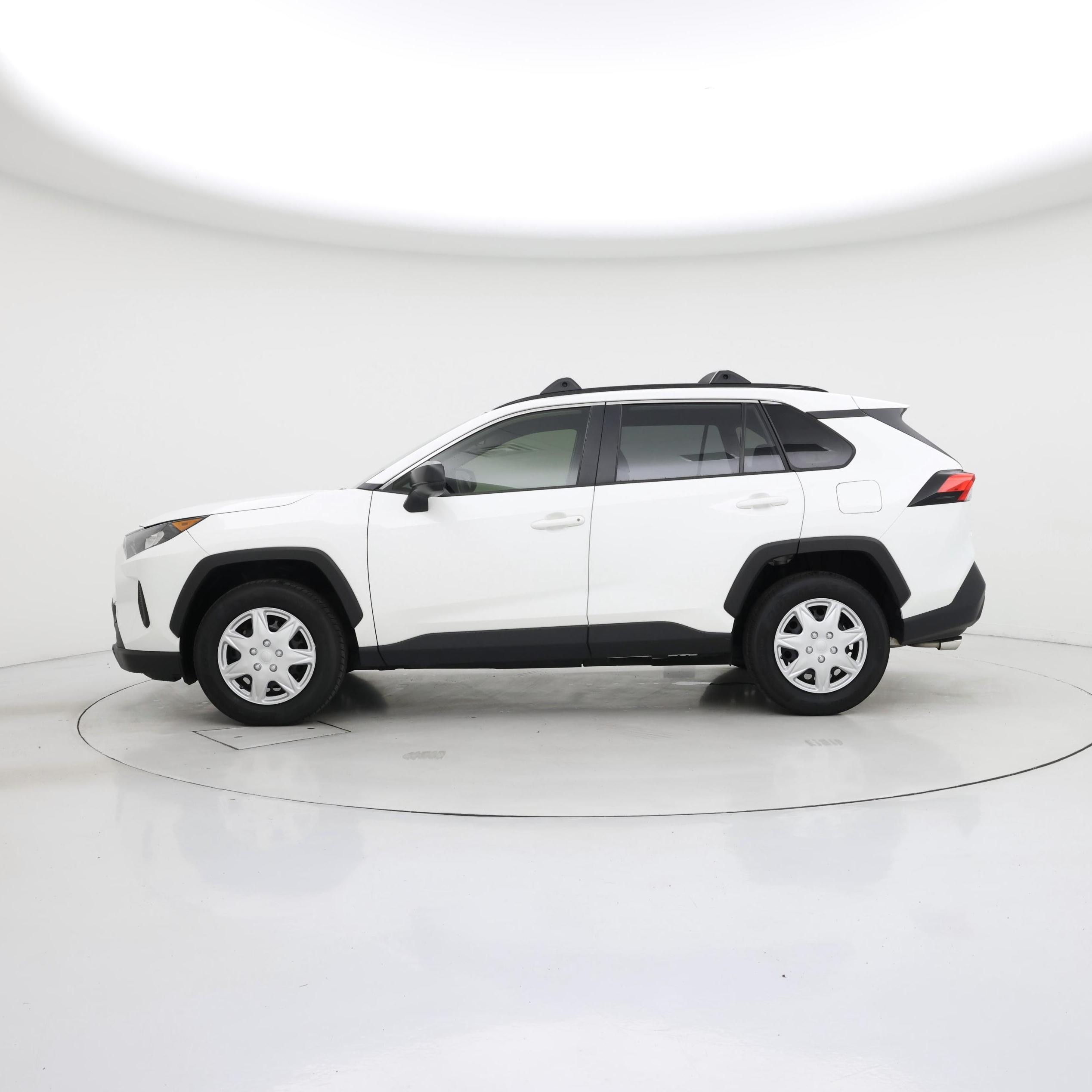 Thumbnail: 2019 Toyota RAV4 - 3