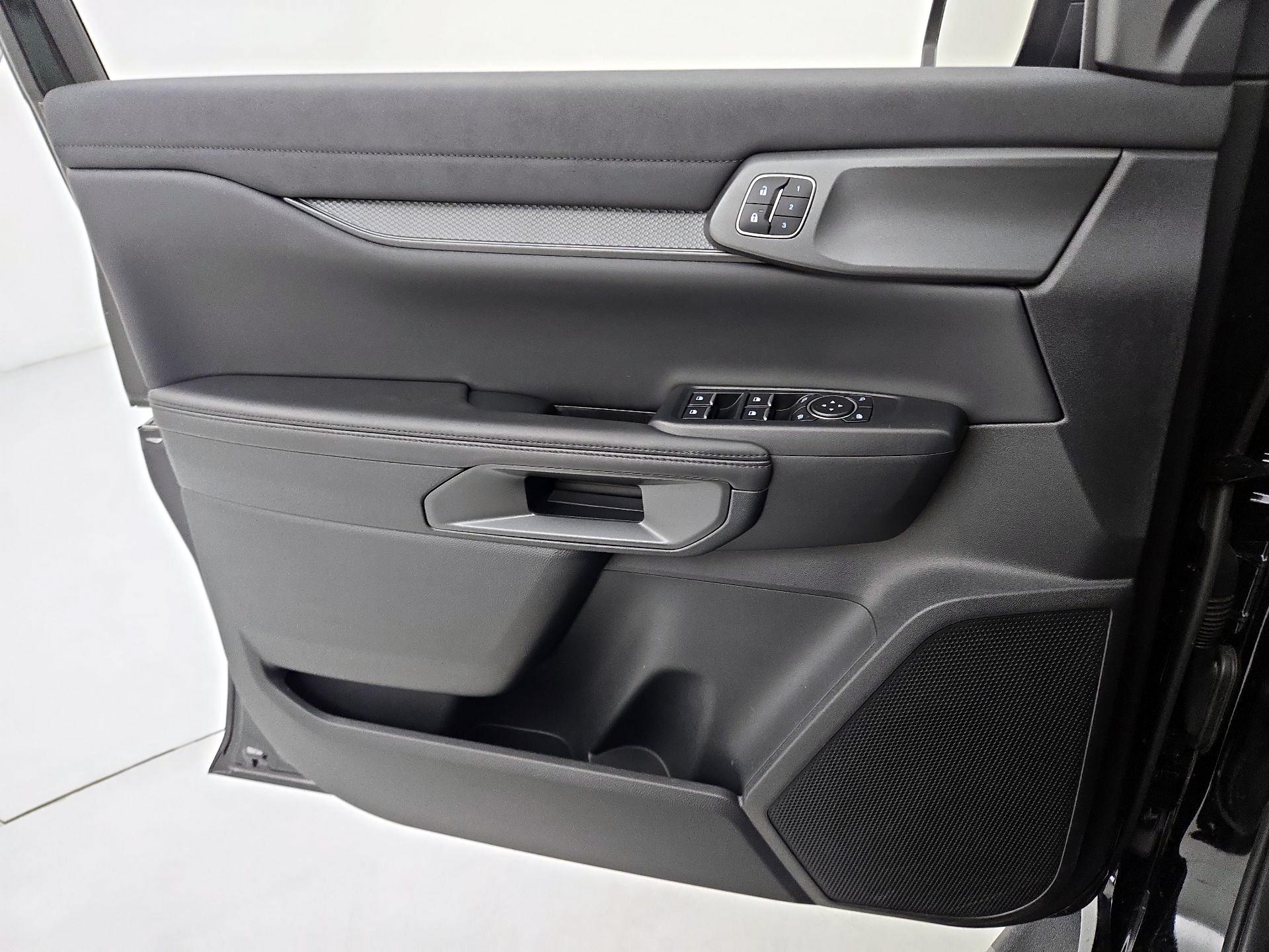 Thumbnail: 2025 Ford Ranger - 12