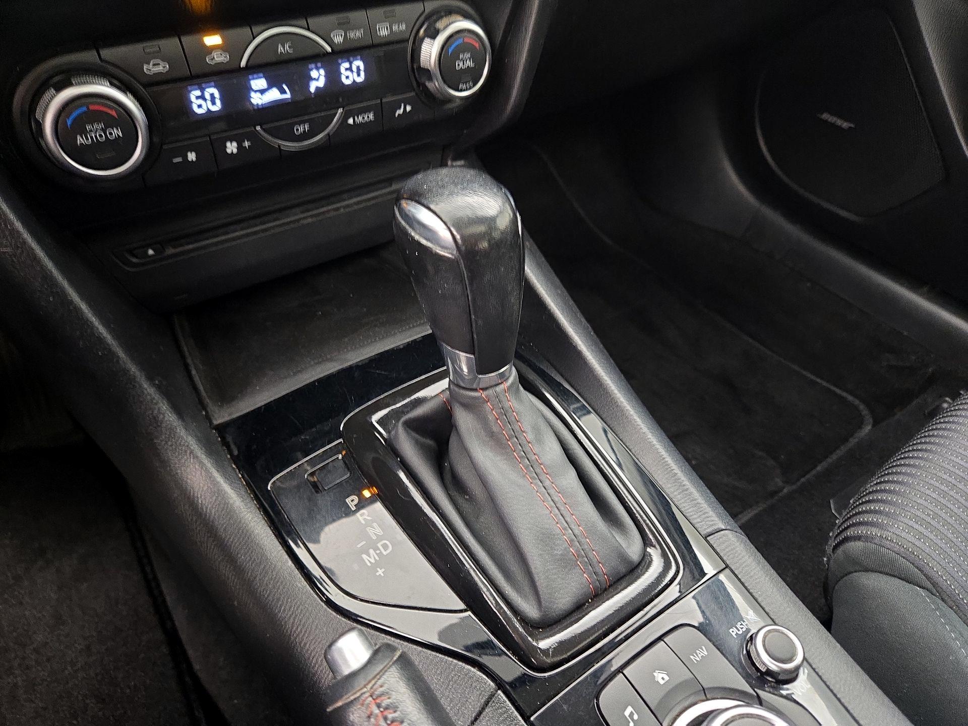 Thumbnail: 2015 Mazda Mazda3 - 17