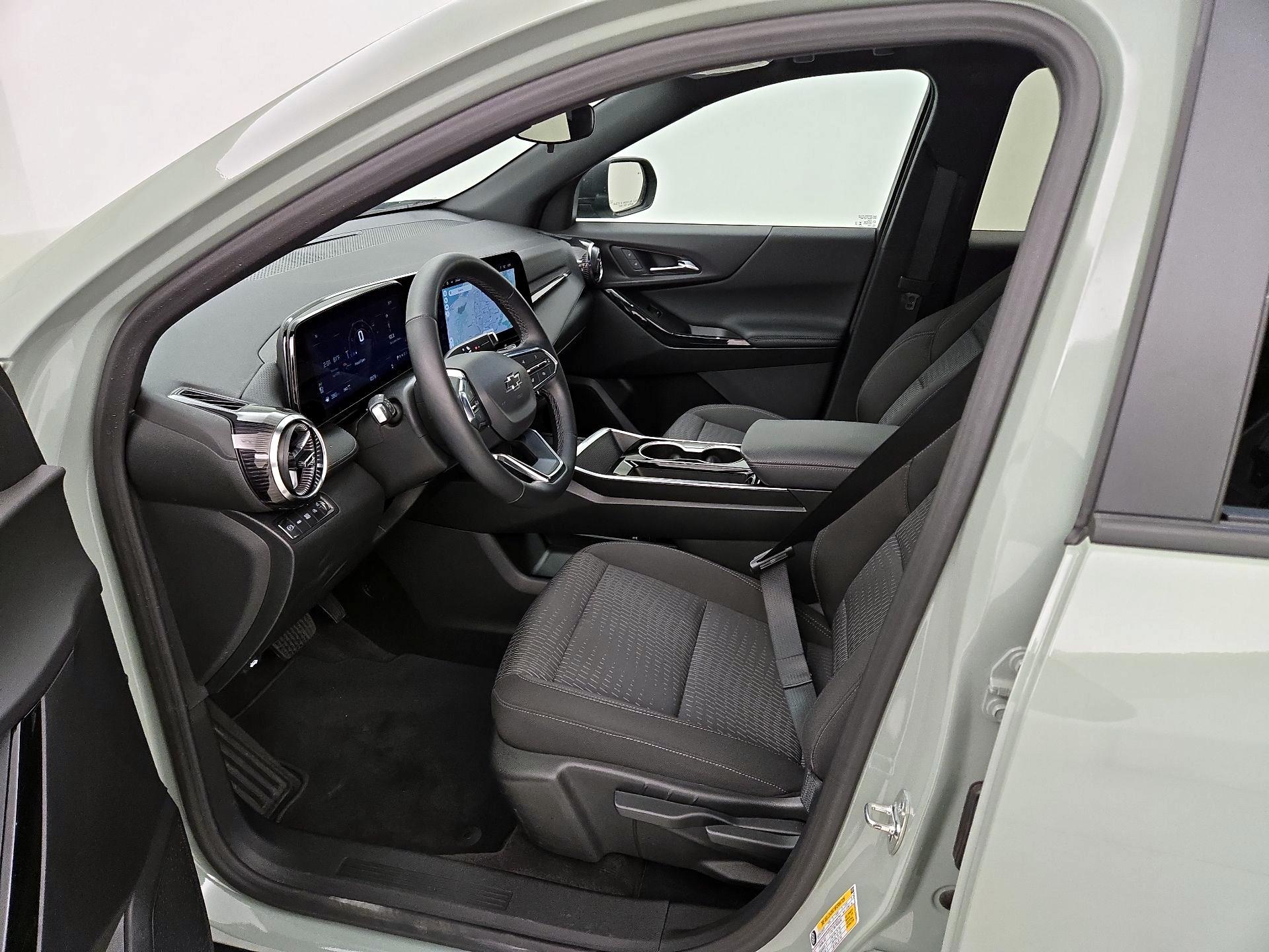 Thumbnail: 2025 Chevrolet Equinox - 11