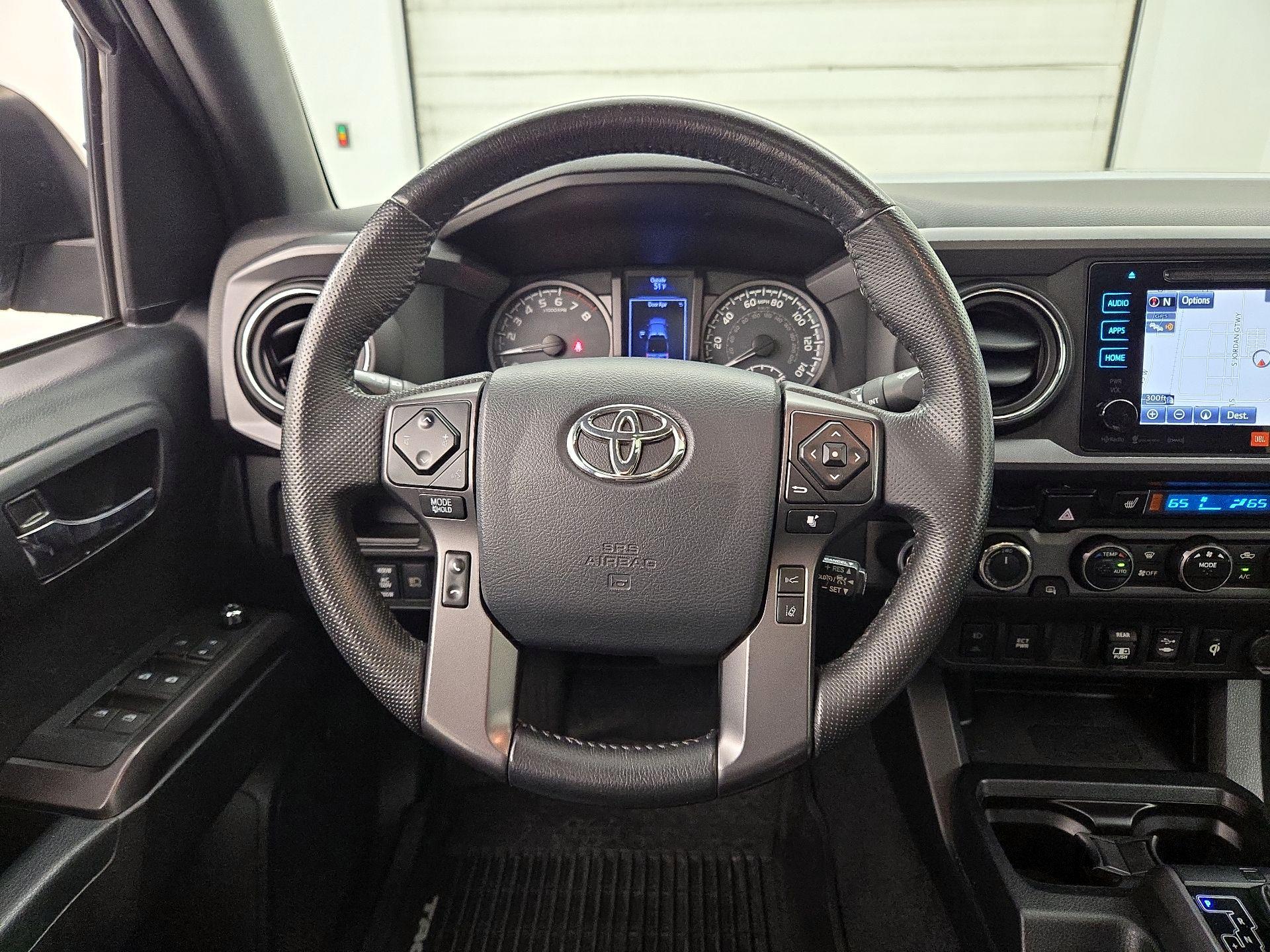 Thumbnail: 2018 Toyota Tacoma - 10