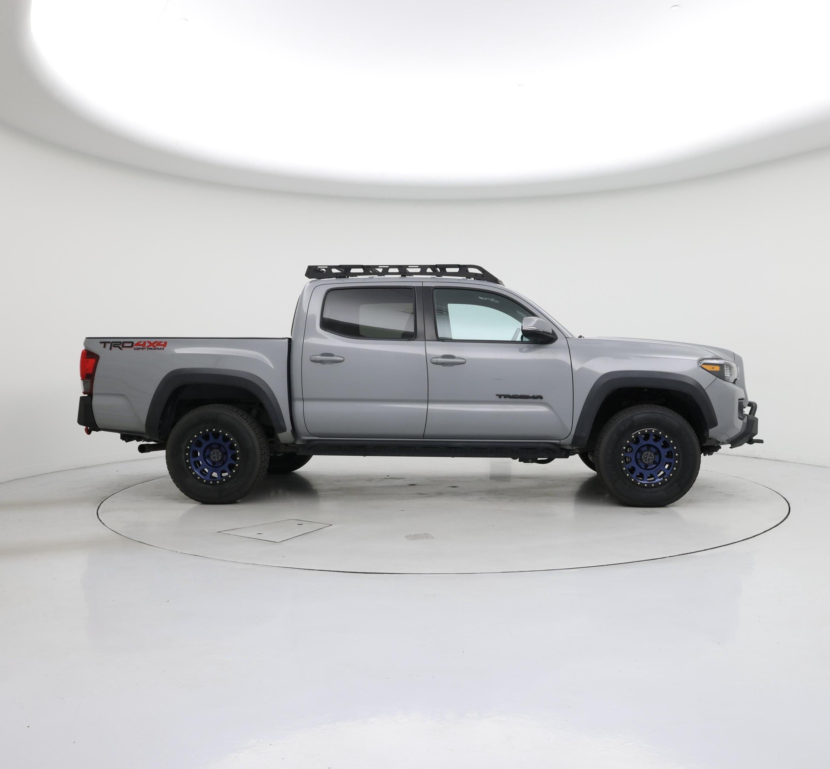 Thumbnail: 2018 Toyota Tacoma - 7