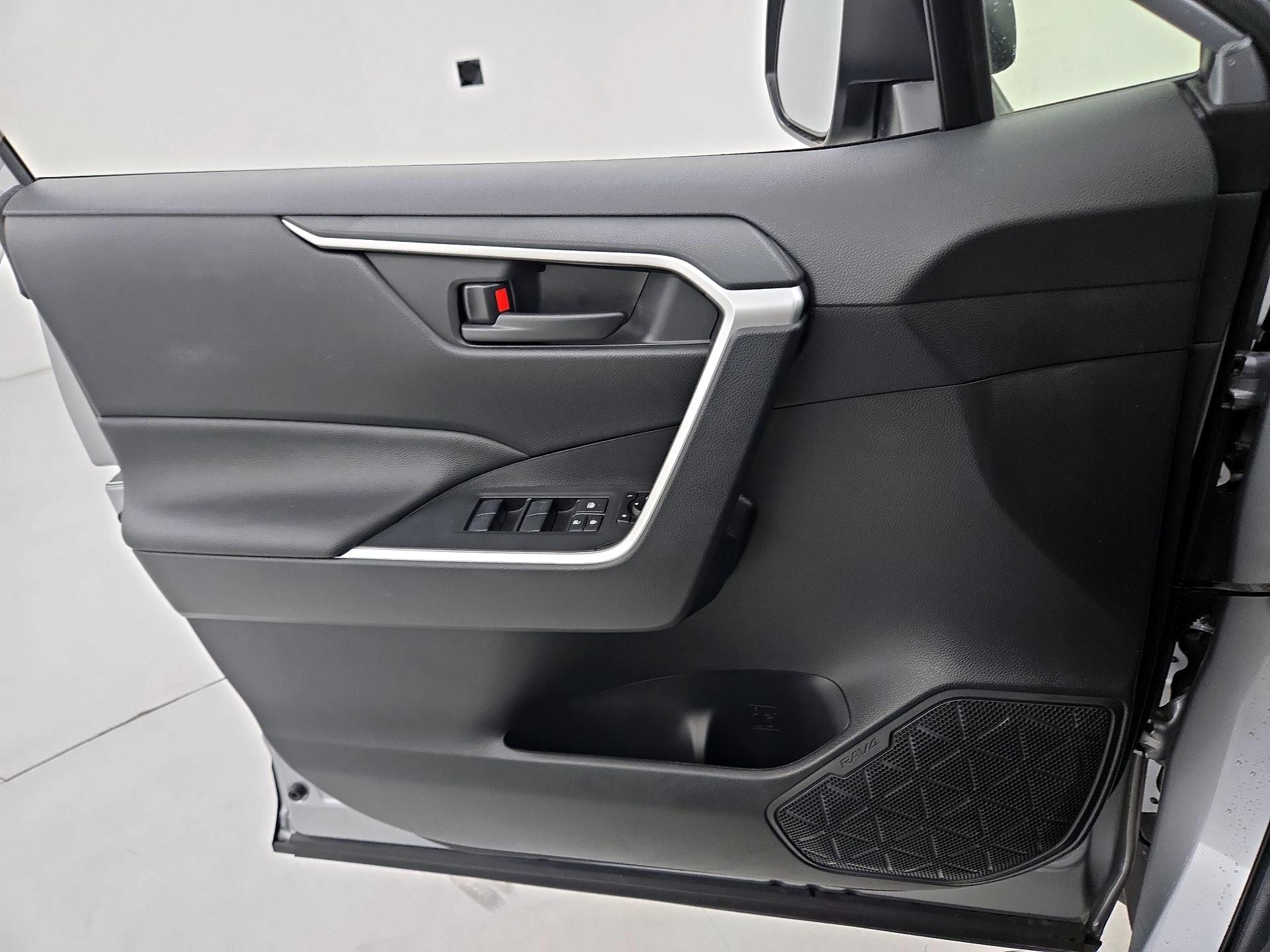 Thumbnail: 2025 Toyota RAV4 - 12