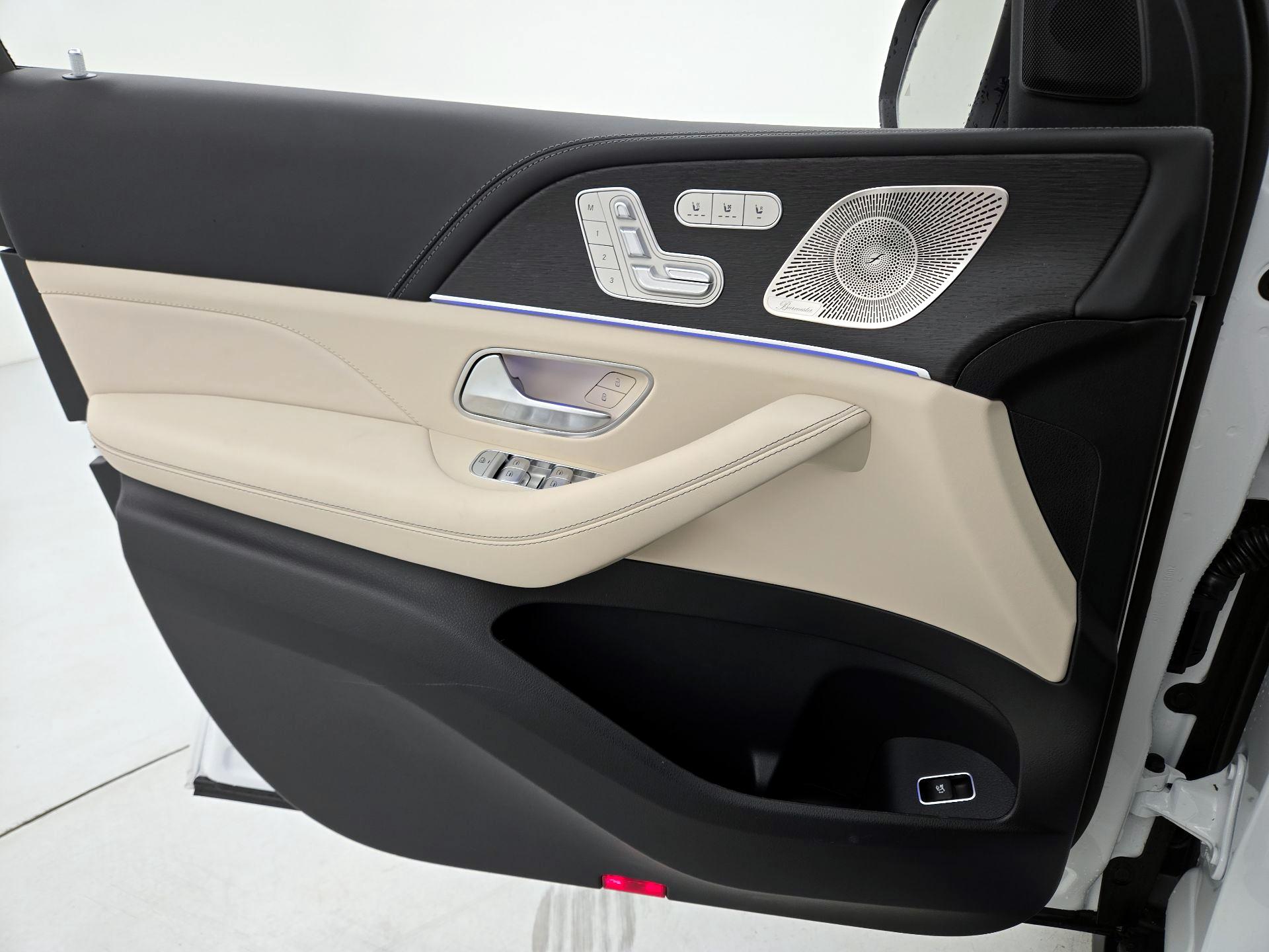 Thumbnail: 2026 Mercedes-Benz GL-Class - 12