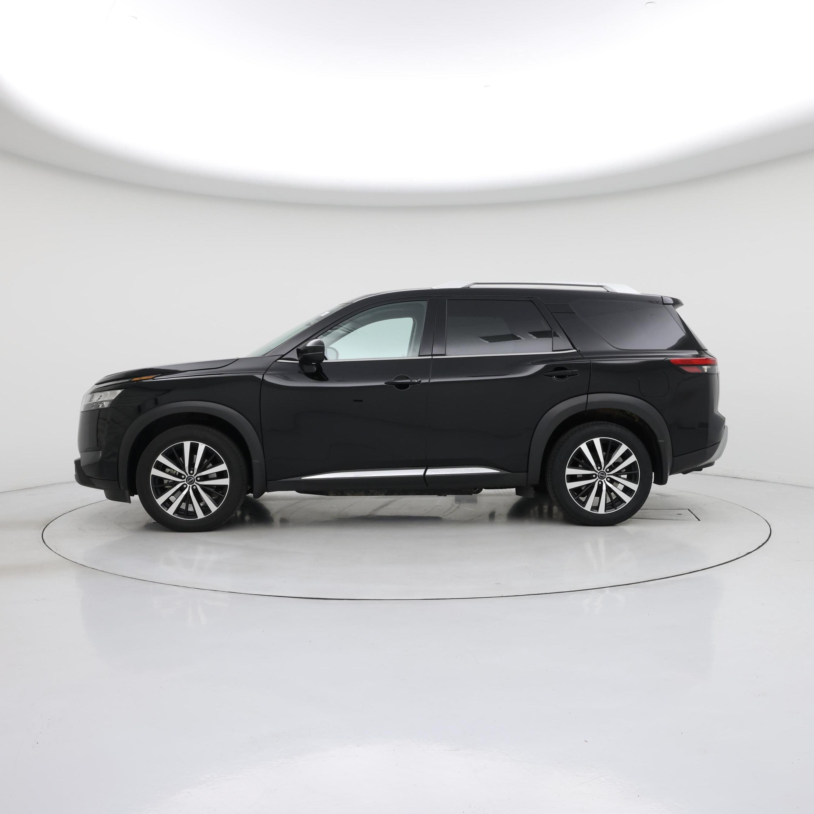 Thumbnail: 2024 Nissan Pathfinder - 3