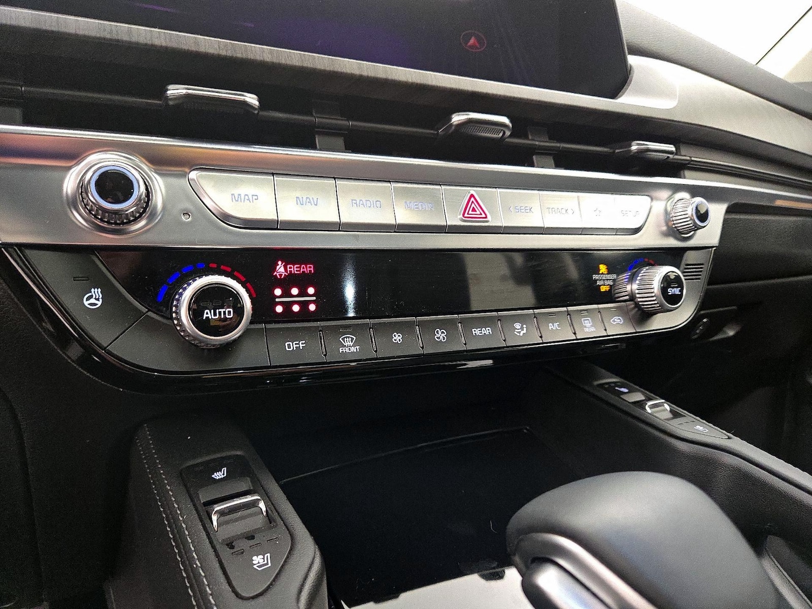 2025 Kia Telluride SX - Photo 18