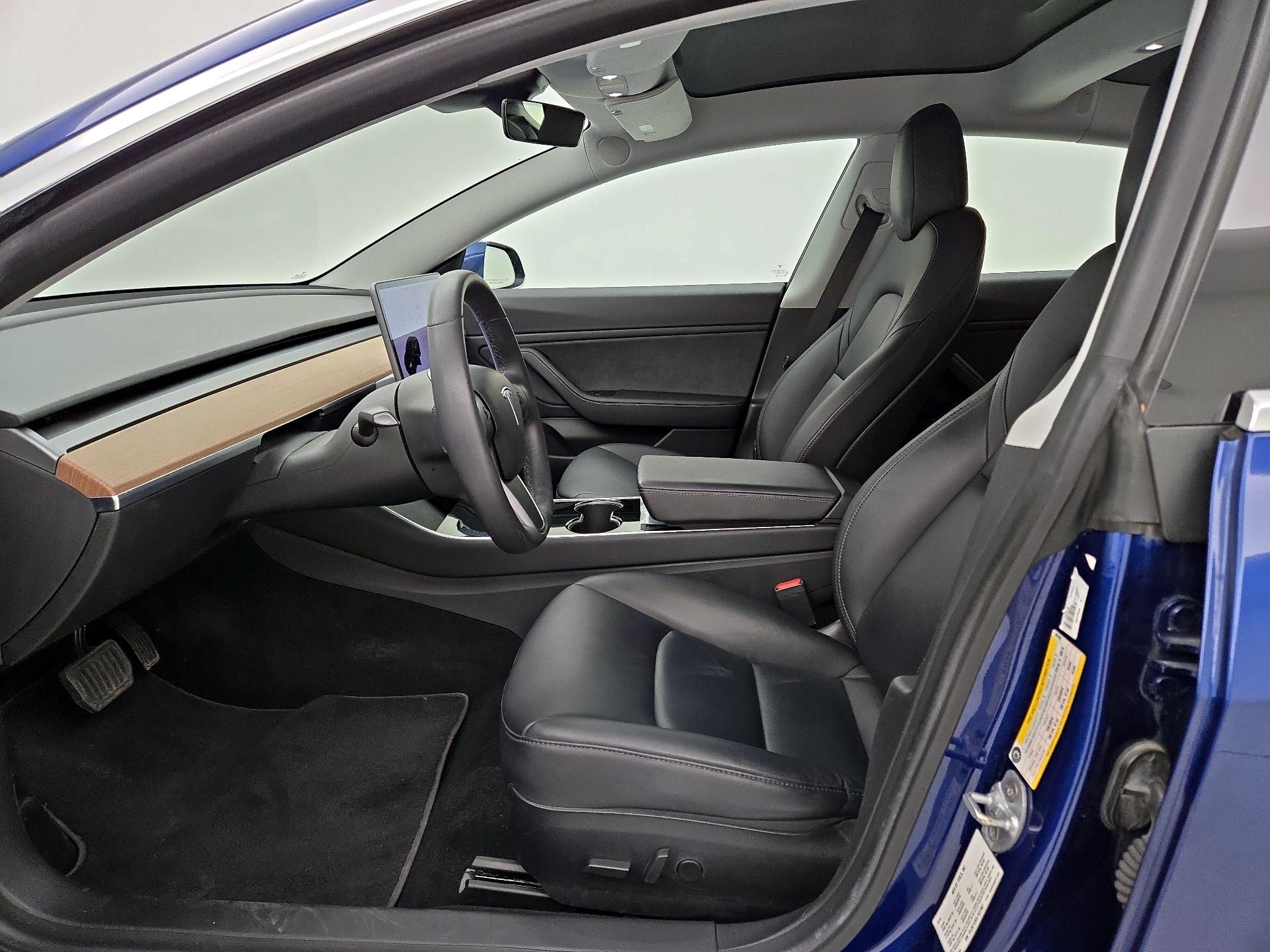 Thumbnail: 2020 Tesla Model 3 - 11