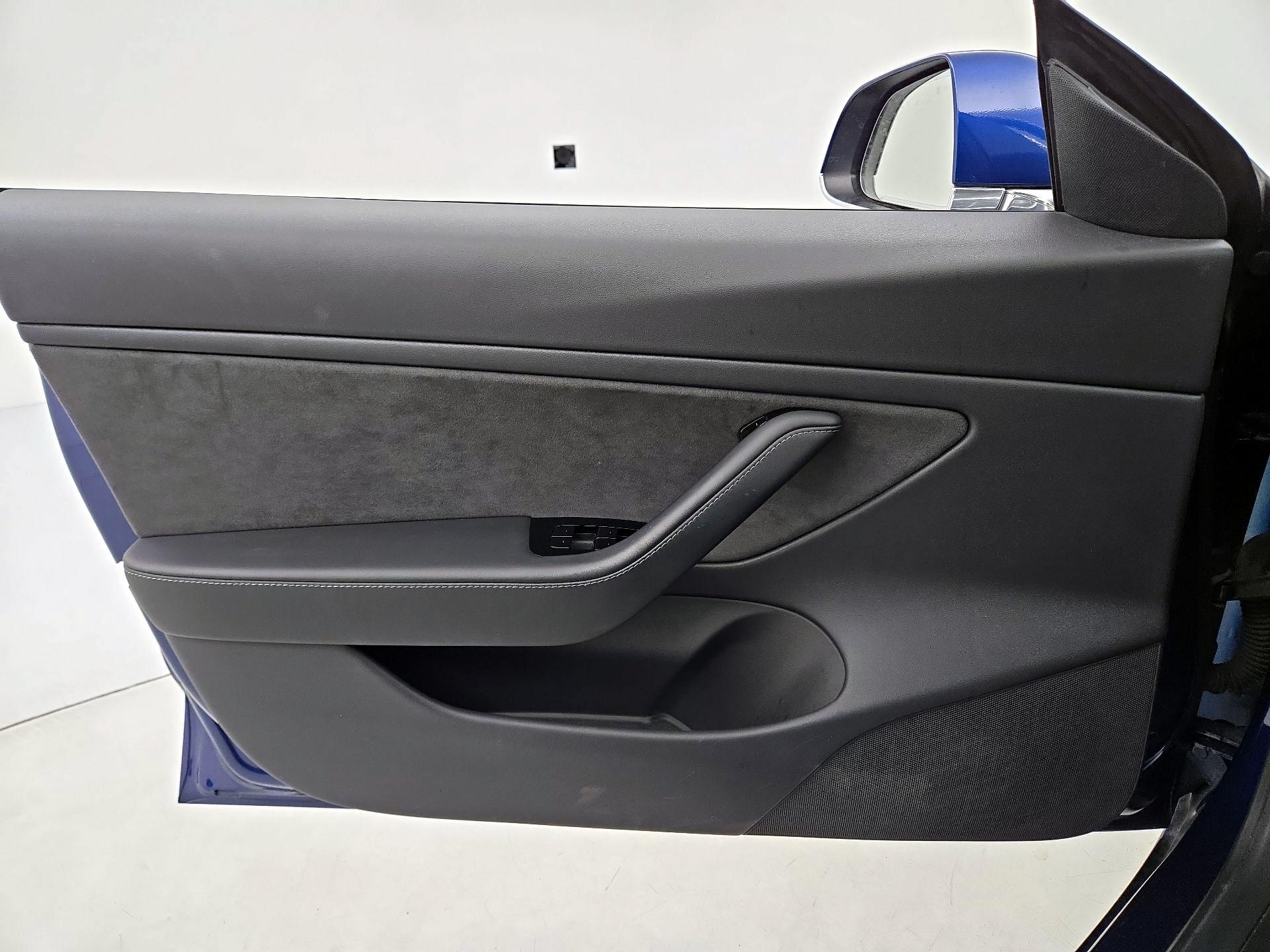 Thumbnail: 2020 Tesla Model 3 - 12