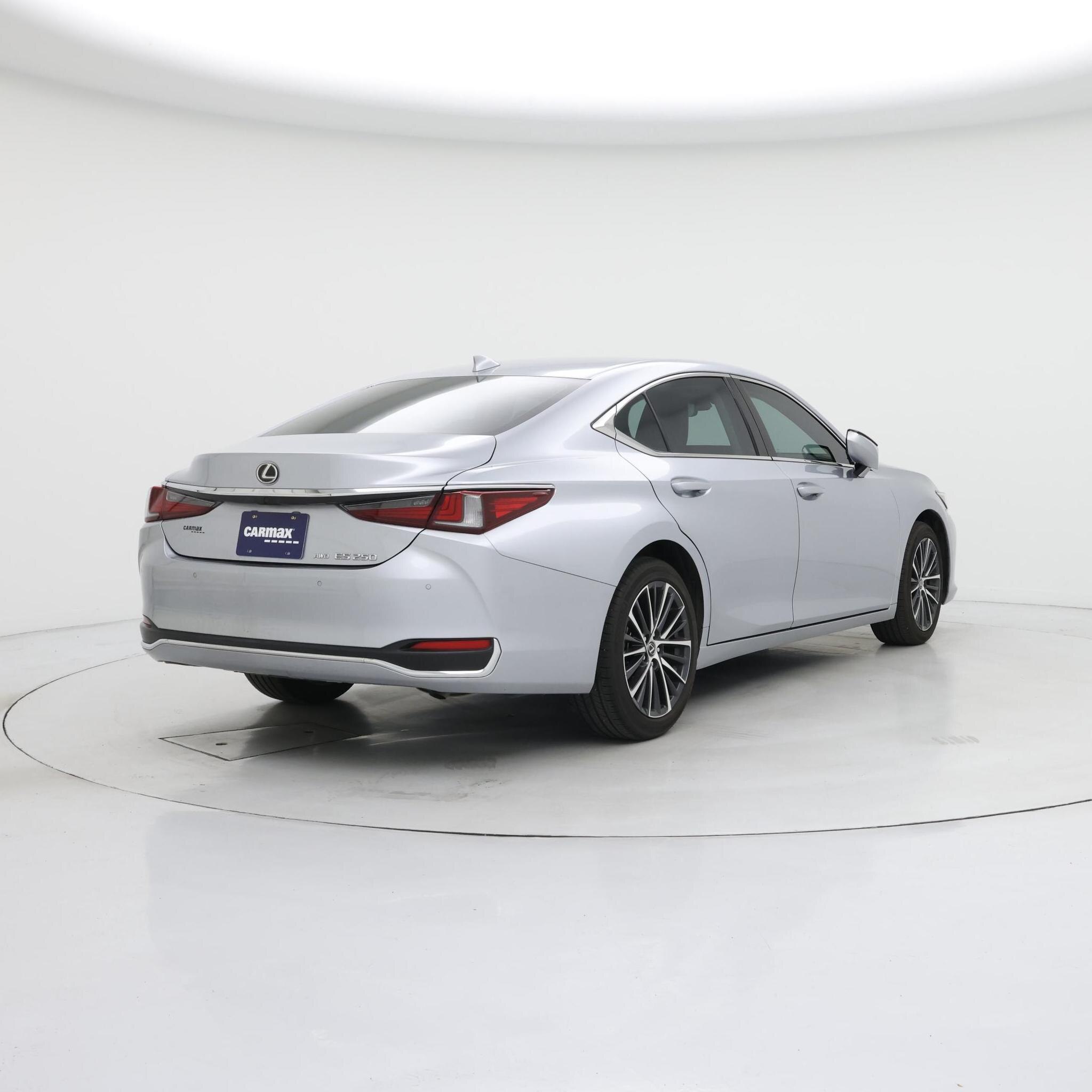 Thumbnail: 2024 Lexus ES - 8