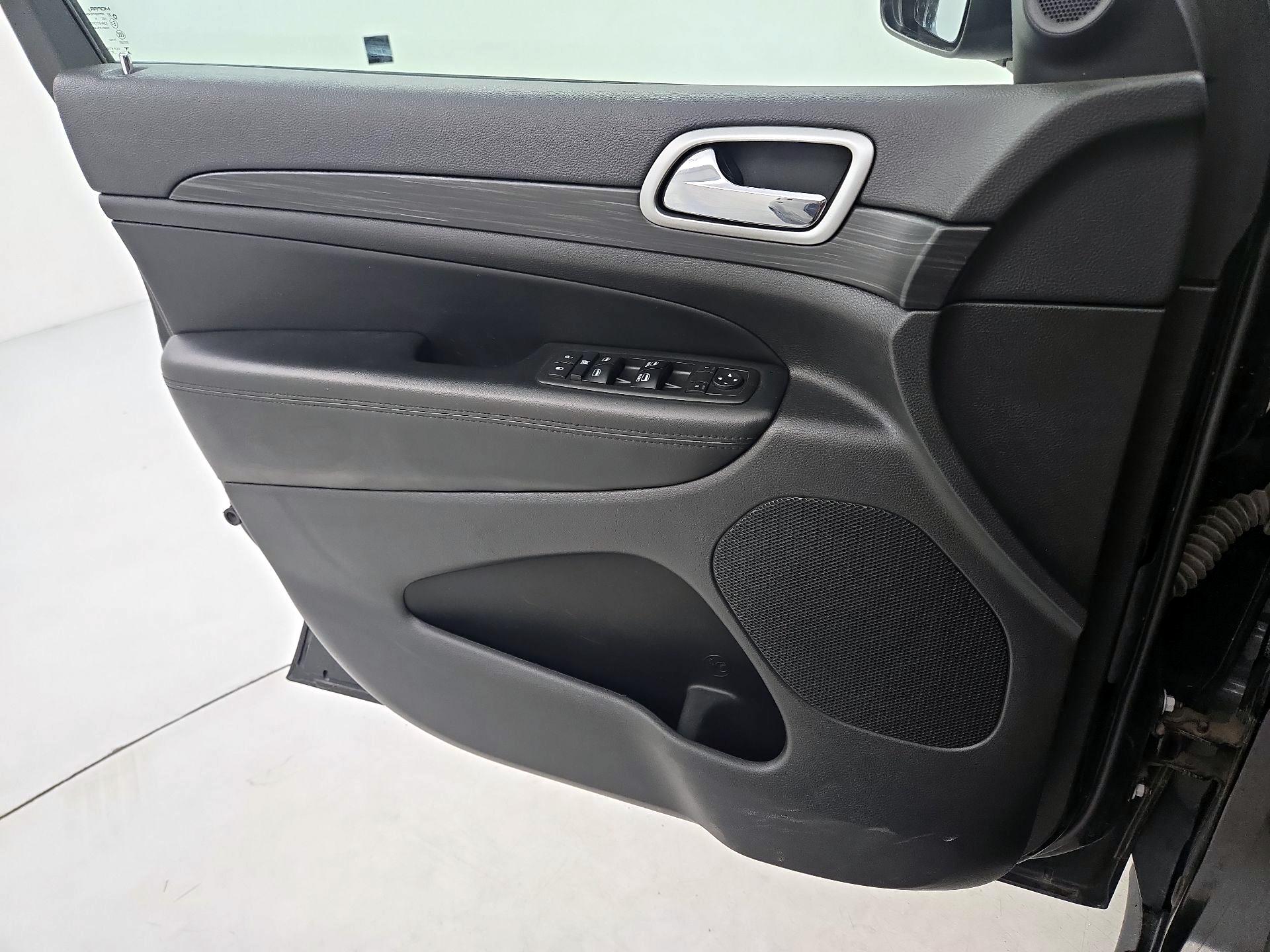Thumbnail: 2019 Jeep Grand Cherokee - 12