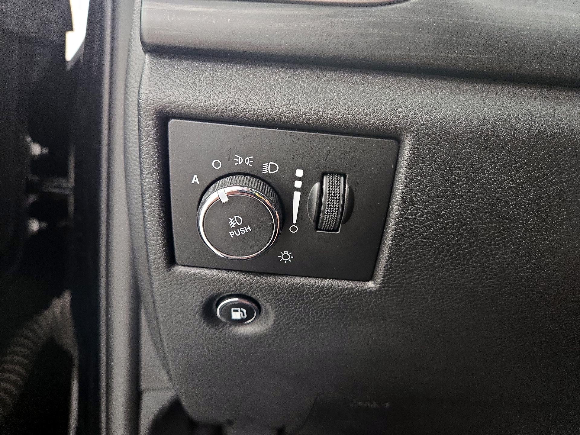 Thumbnail: 2019 Jeep Grand Cherokee - 13