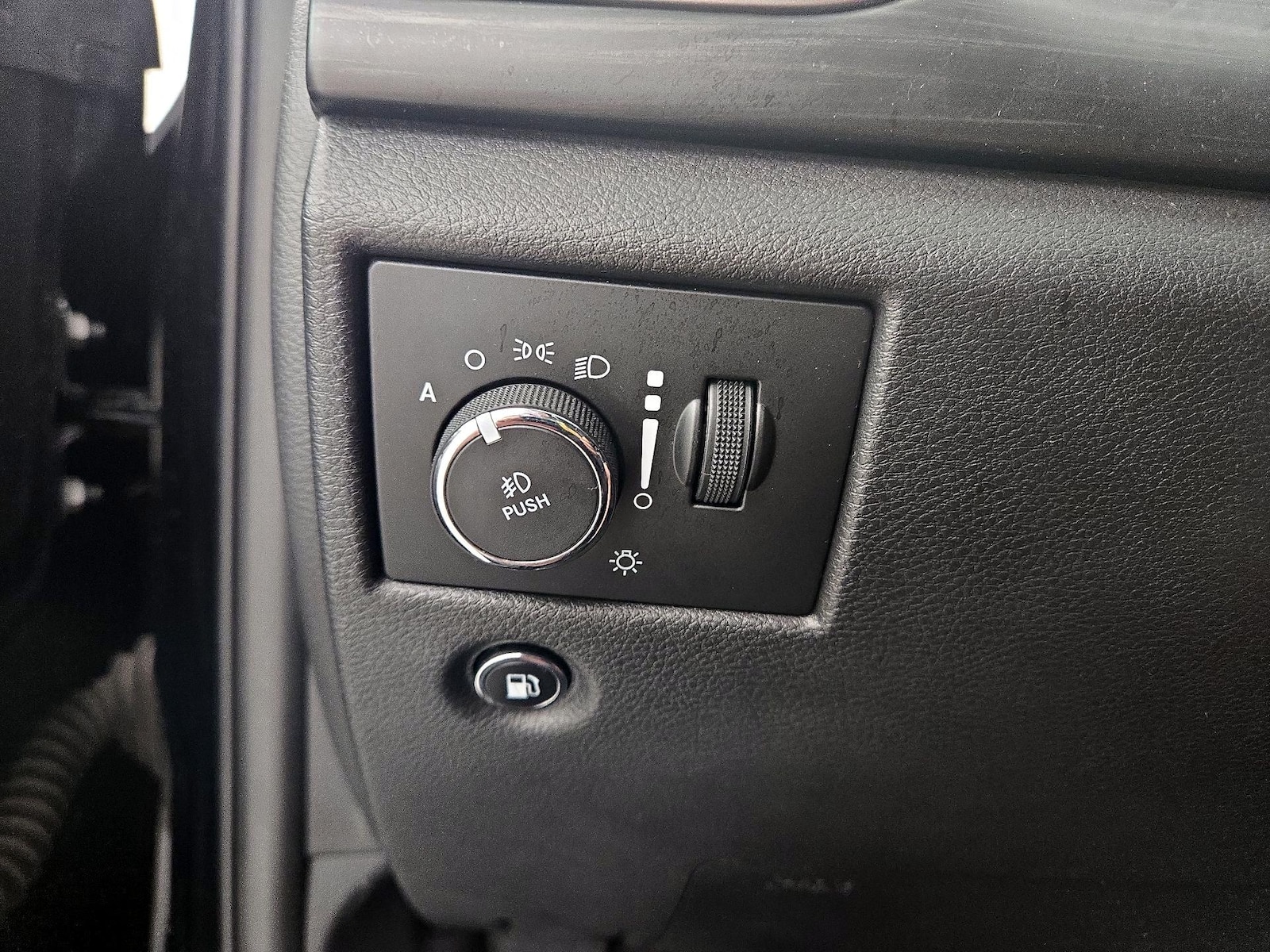 2019 Jeep Grand Cherokee Altitude - Photo 14