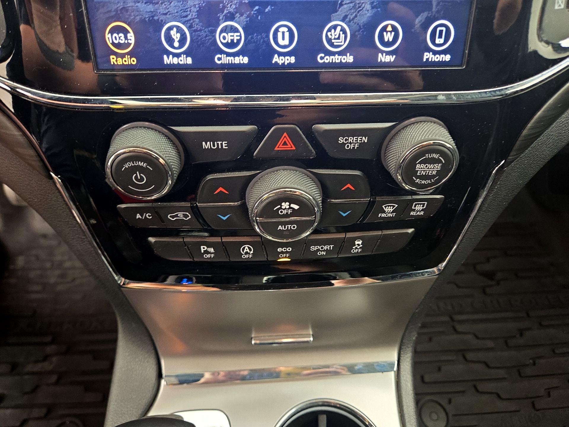 Thumbnail: 2019 Jeep Grand Cherokee - 17