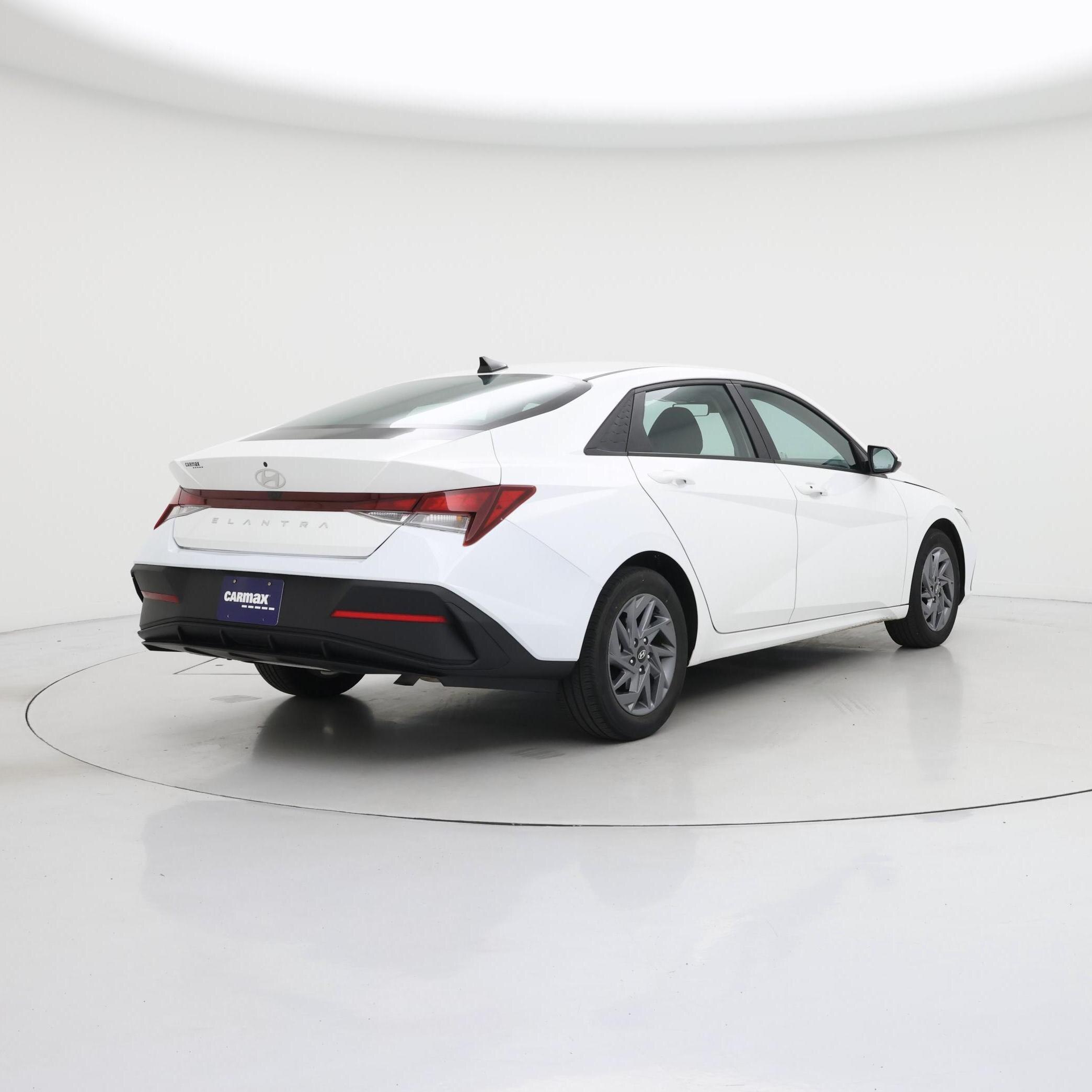 Thumbnail: 2024 Hyundai Elantra - 8