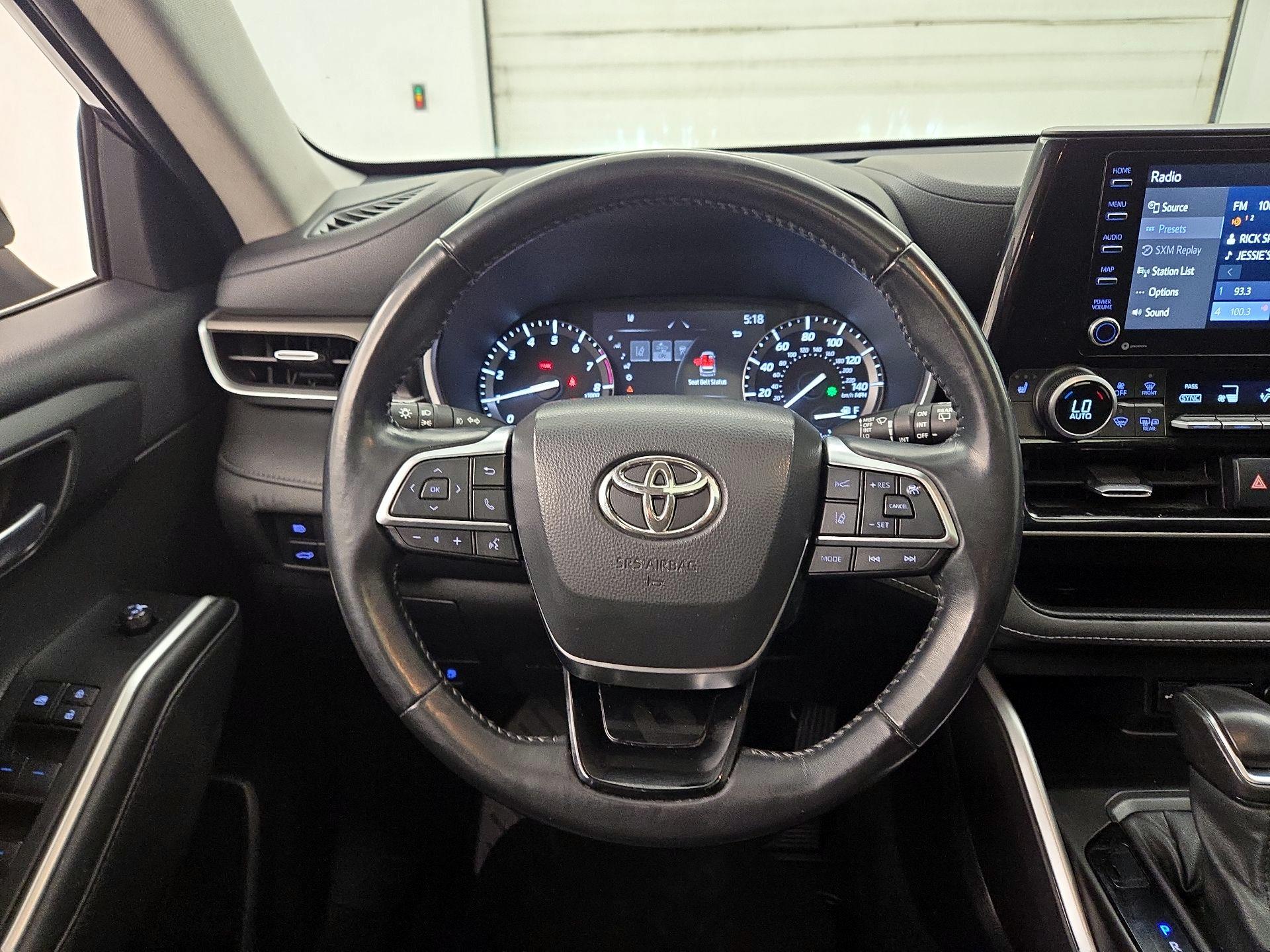 Thumbnail: 2021 Toyota Highlander - 10