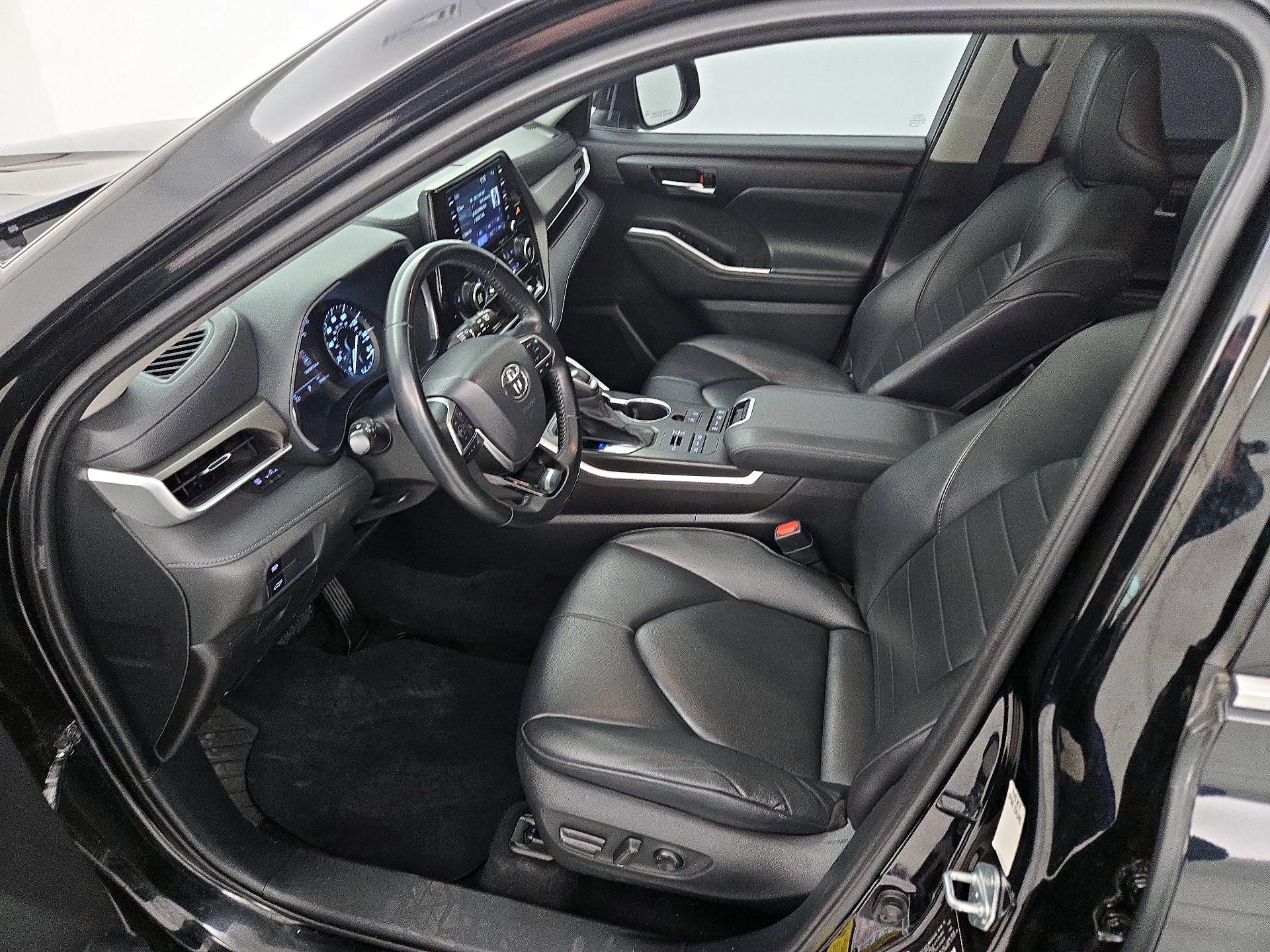 Thumbnail: 2021 Toyota Highlander - 11