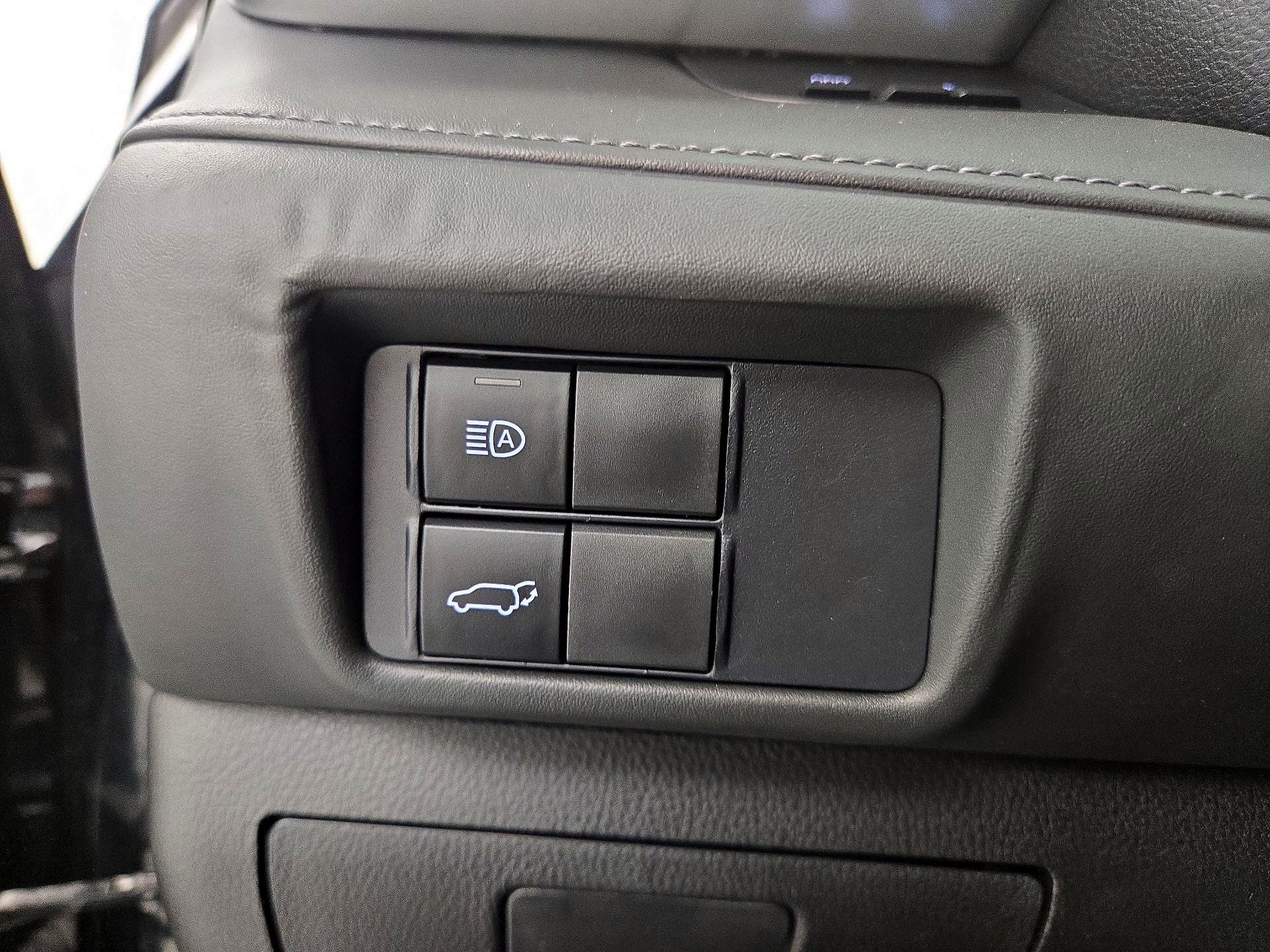 Thumbnail: 2021 Toyota Highlander - 13