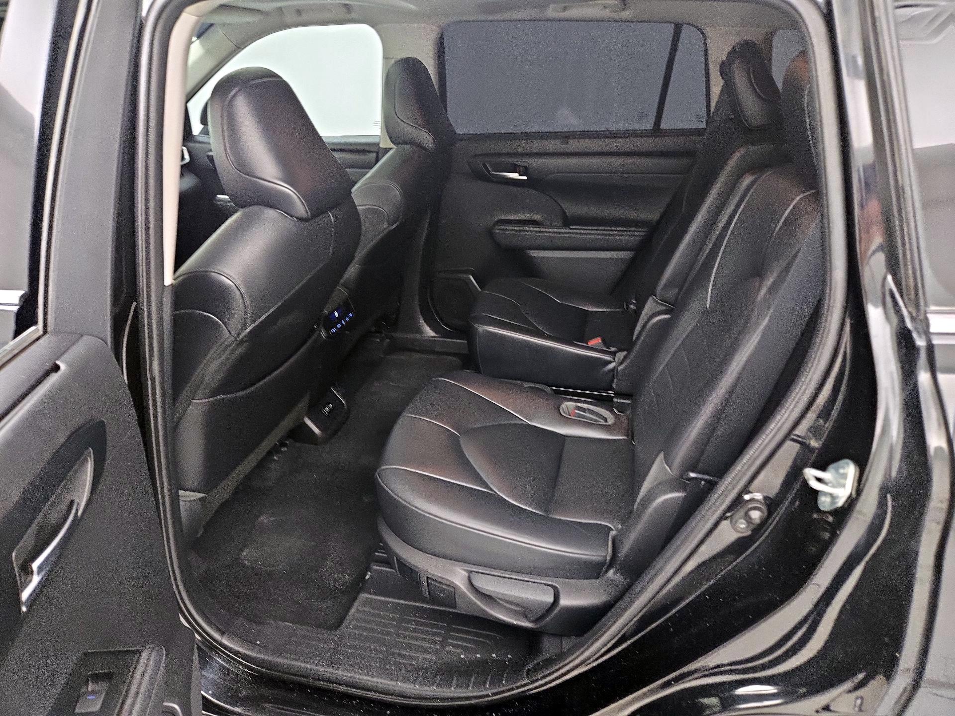 Thumbnail: 2021 Toyota Highlander - 20