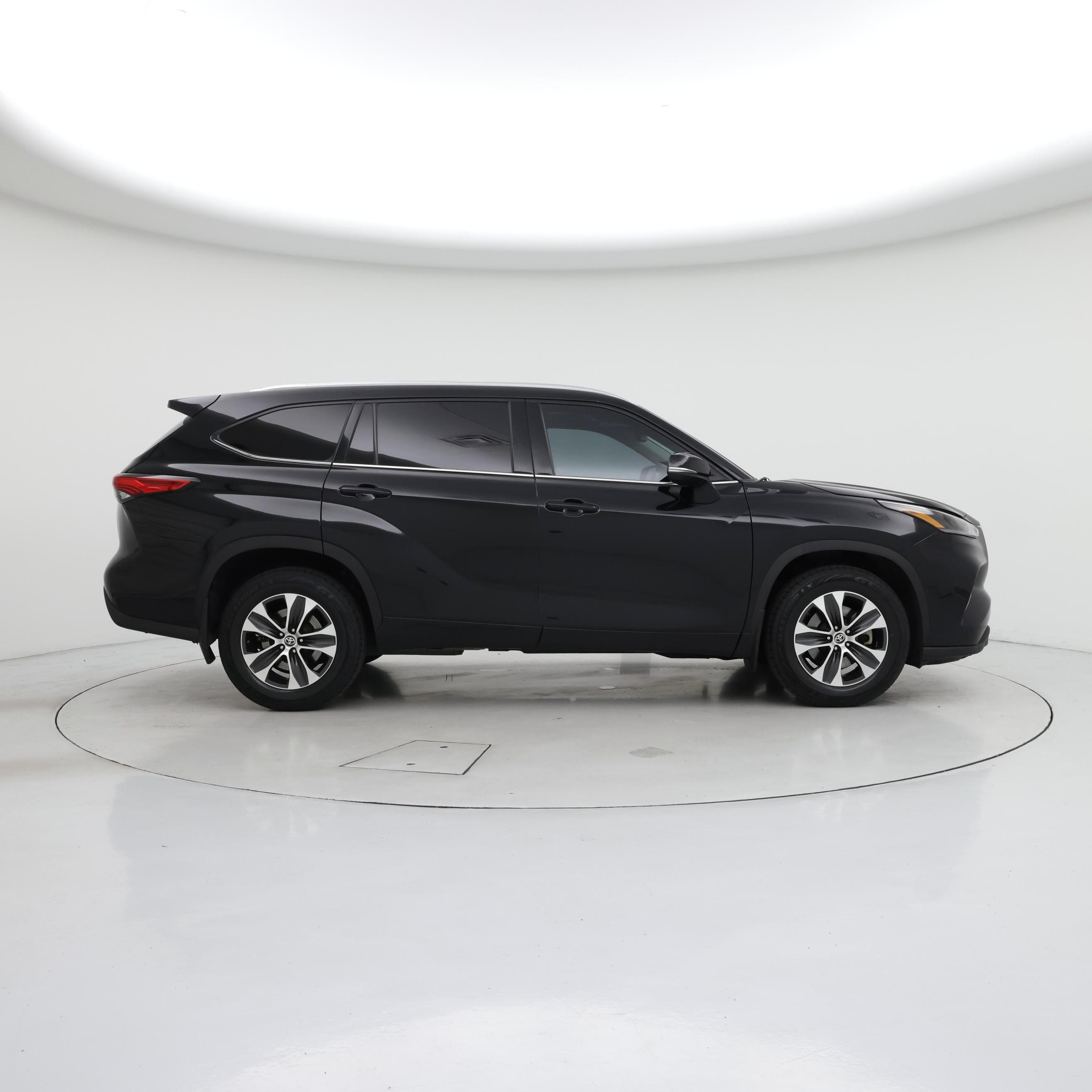 Thumbnail: 2021 Toyota Highlander - 7