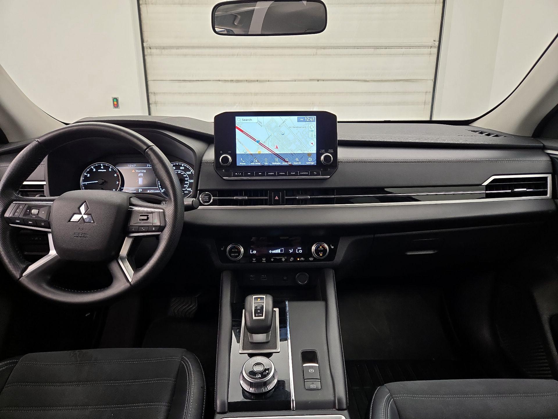 Thumbnail: 2022 Mitsubishi Outlander - 9