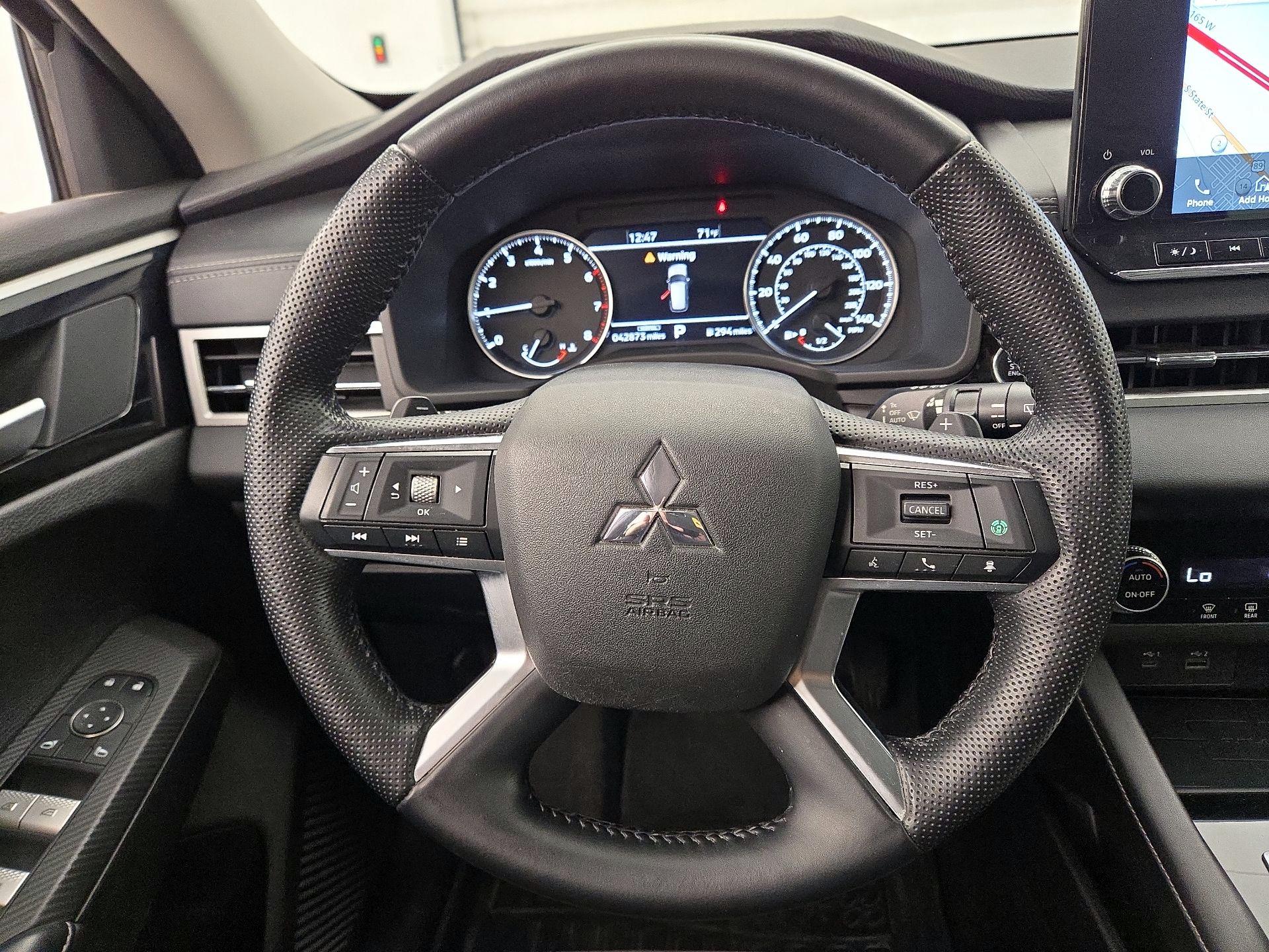 Thumbnail: 2022 Mitsubishi Outlander - 10