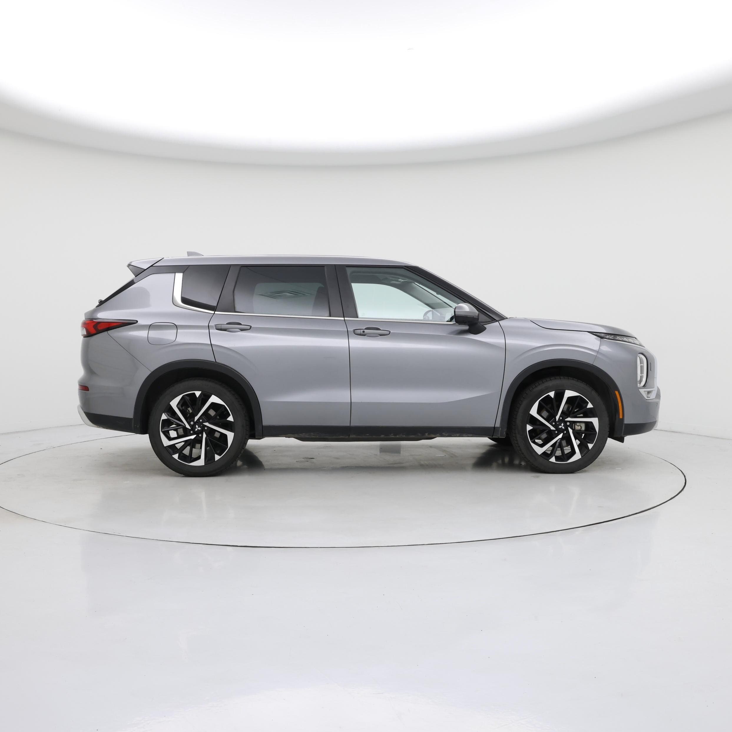 Thumbnail: 2022 Mitsubishi Outlander - 7