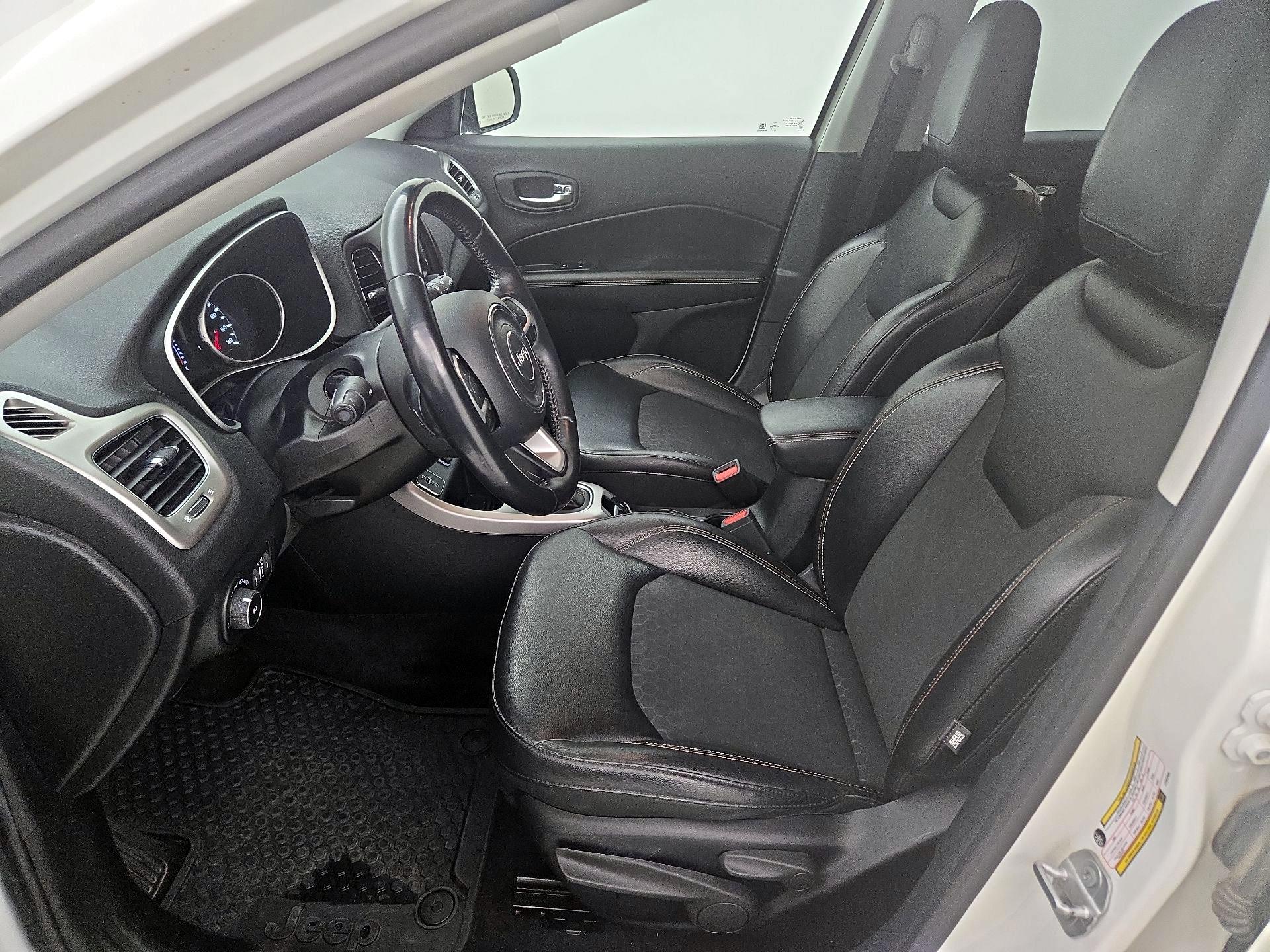 Thumbnail: 2018 Jeep Compass - 11
