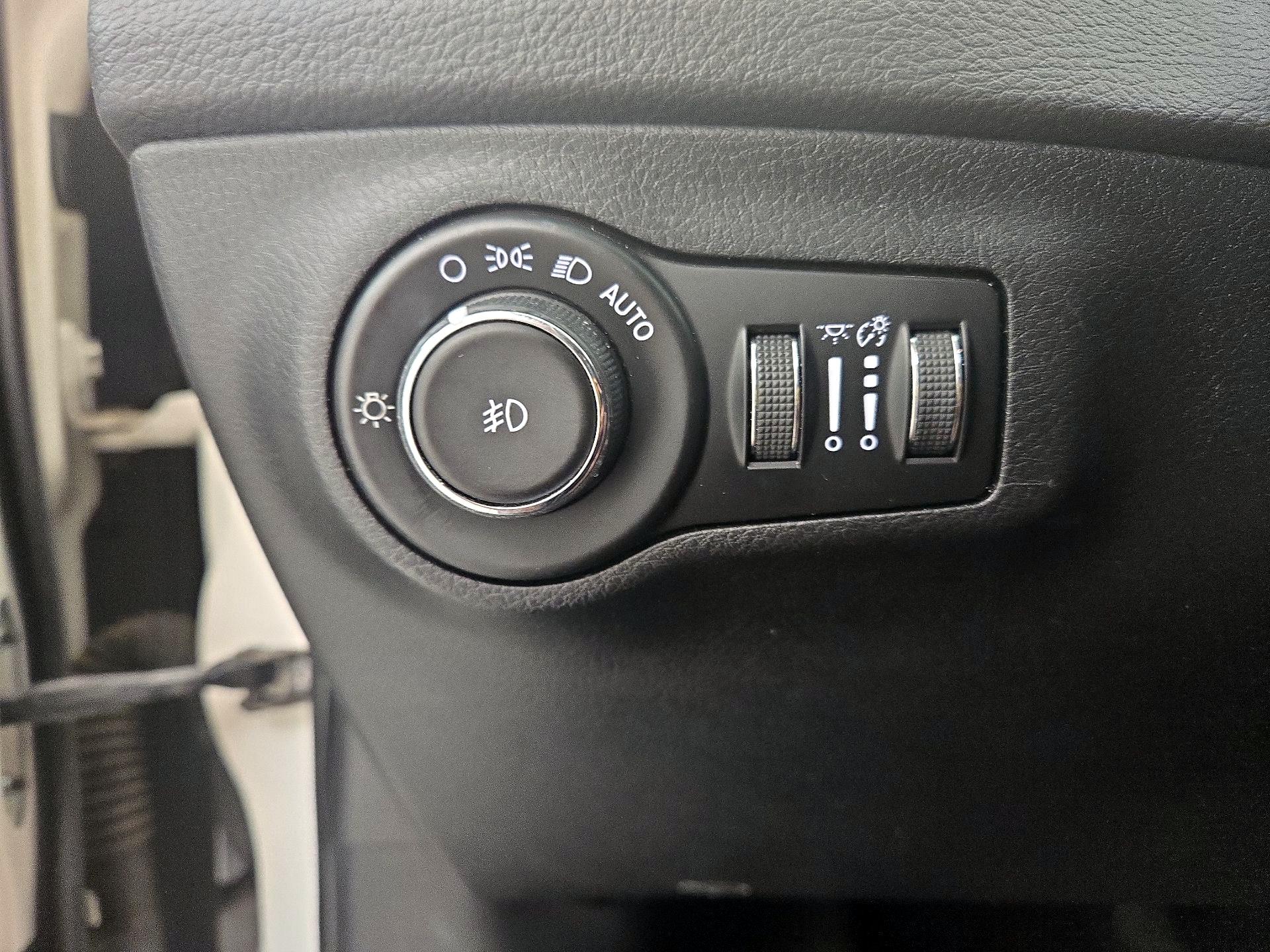 Thumbnail: 2018 Jeep Compass - 13