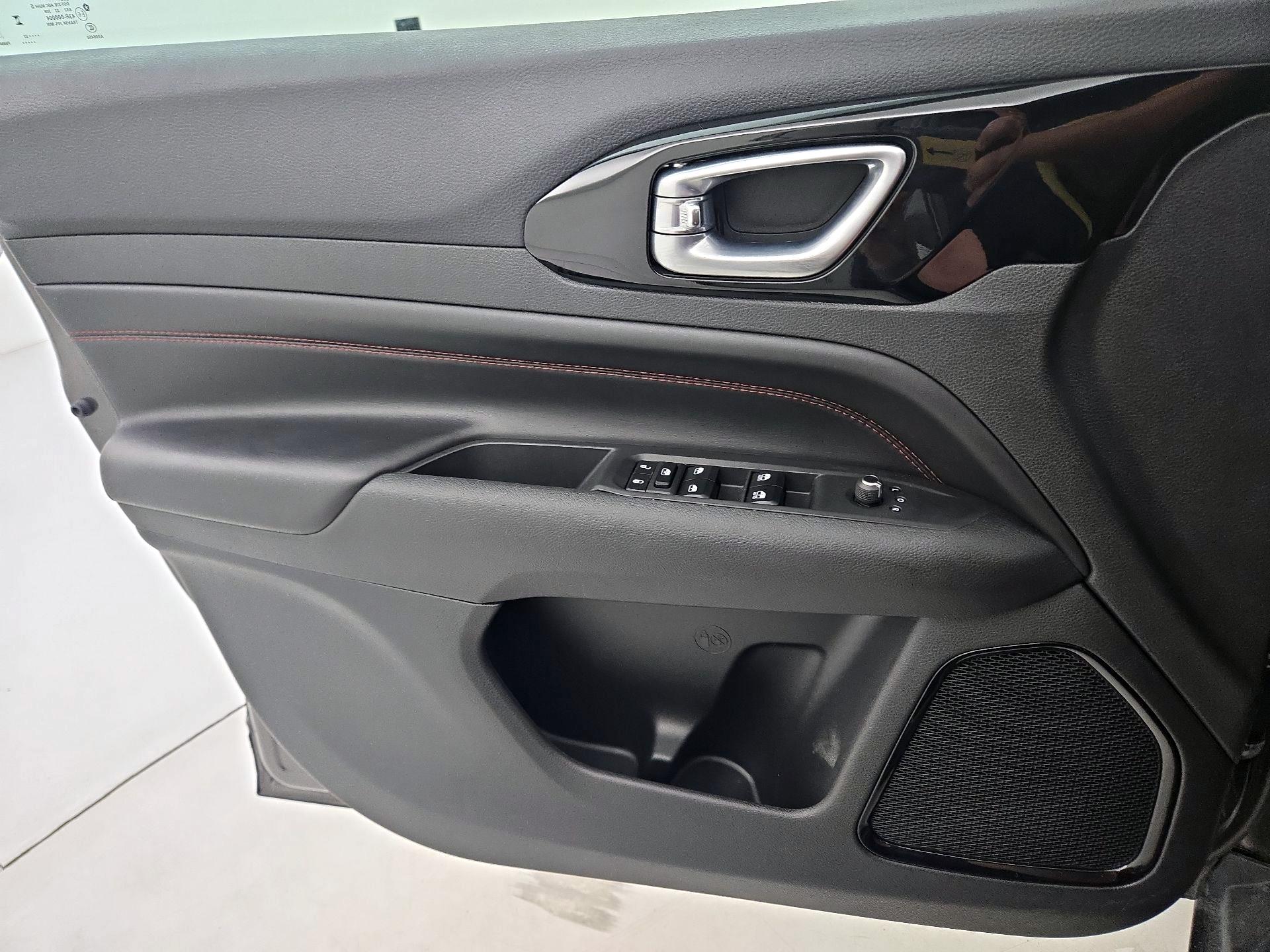 Thumbnail: 2023 Jeep Compass - 12